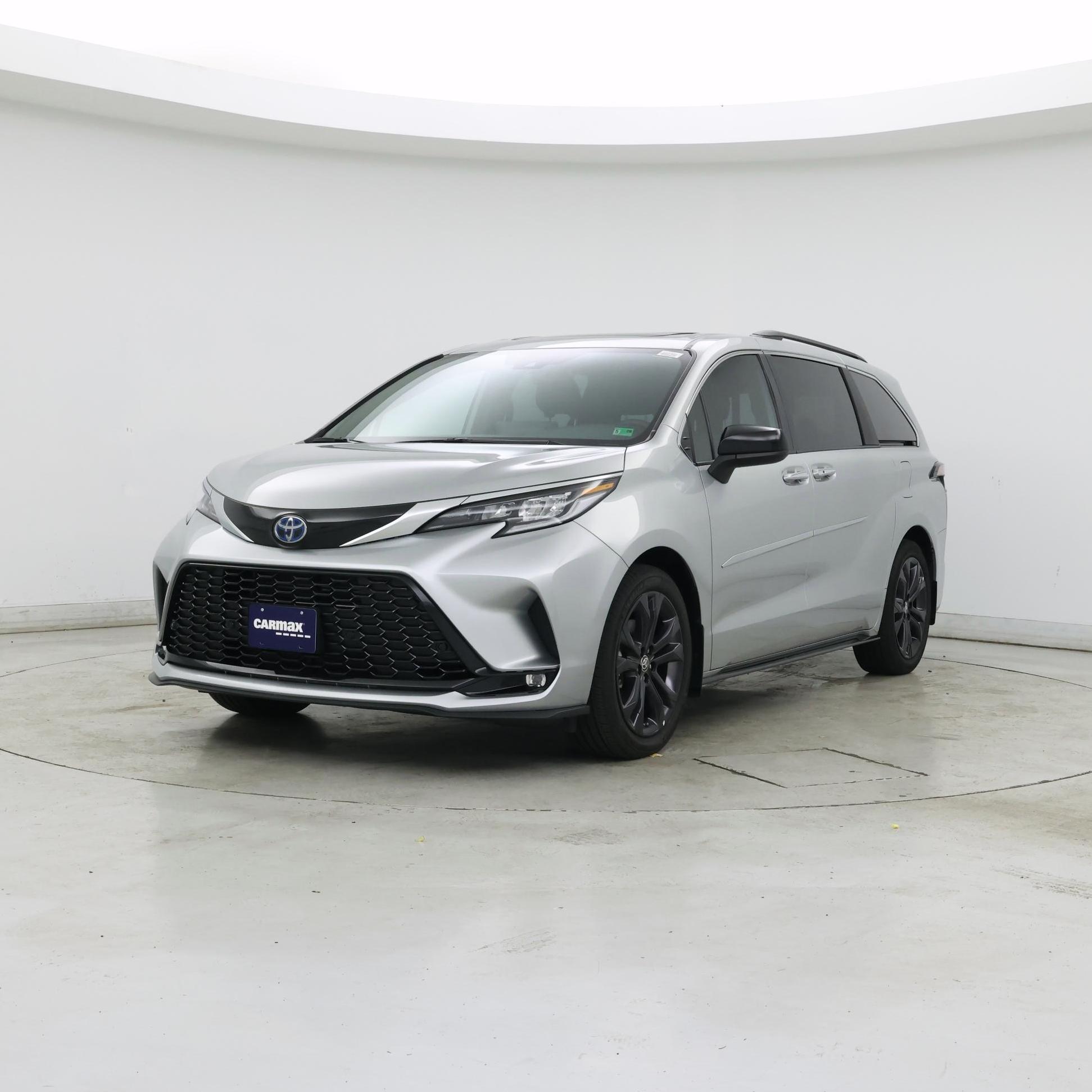 Thumbnail: 2023 Toyota Sienna - 4