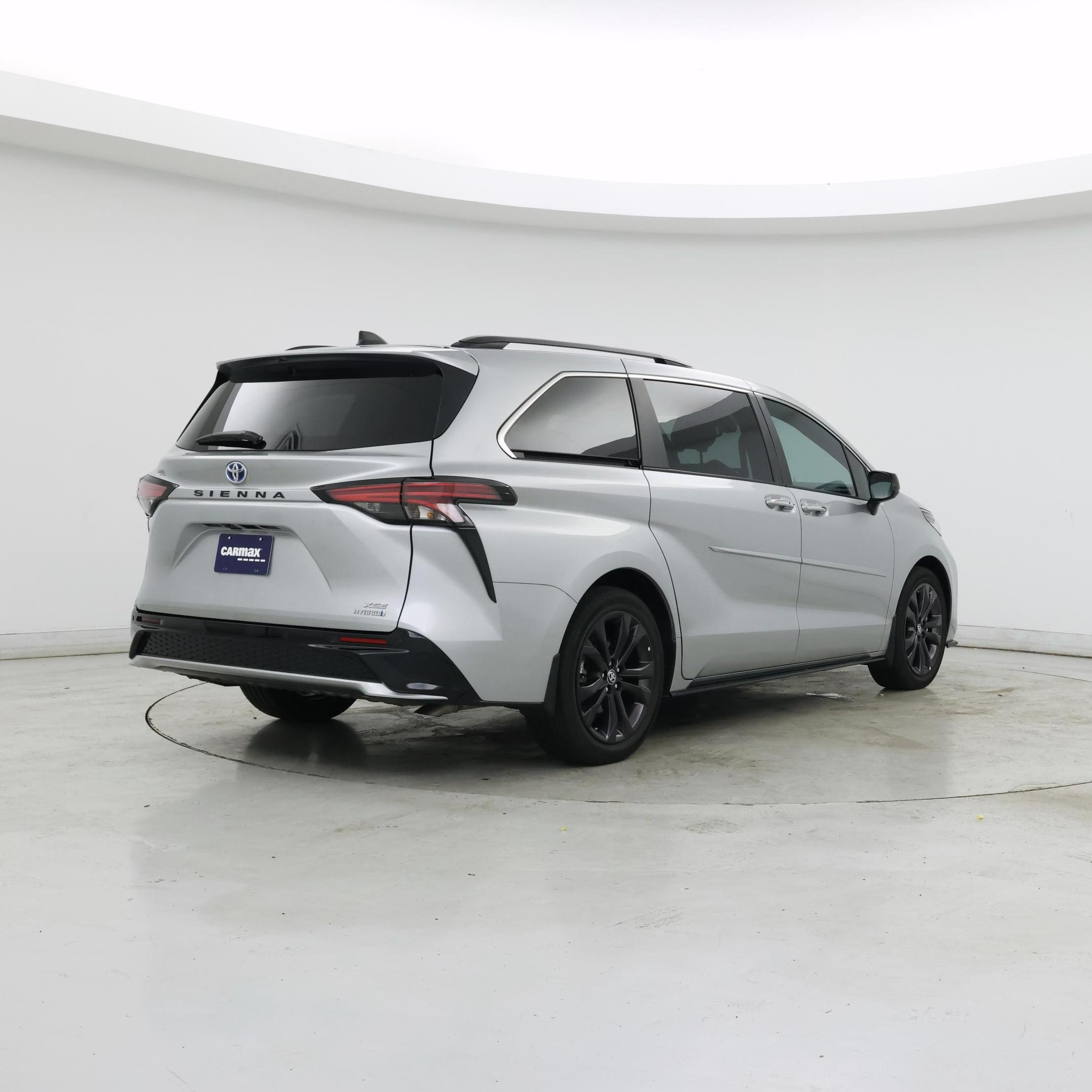 Thumbnail: 2023 Toyota Sienna - 8