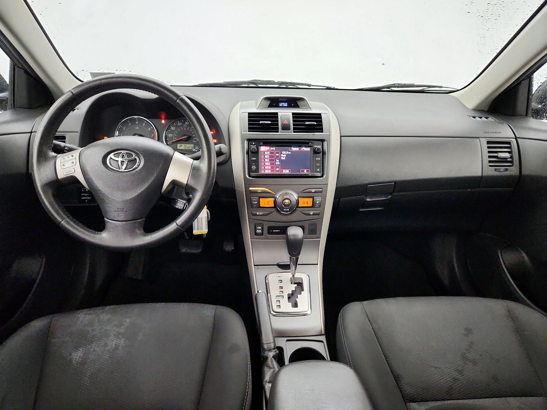 Thumbnail: 2013 Toyota Corolla - 9
