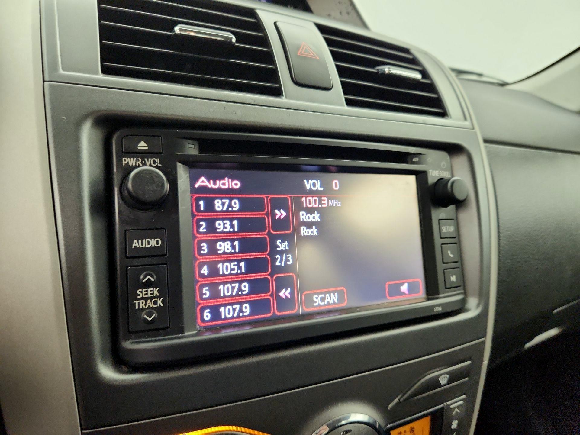 Thumbnail: 2013 Toyota Corolla - 14
