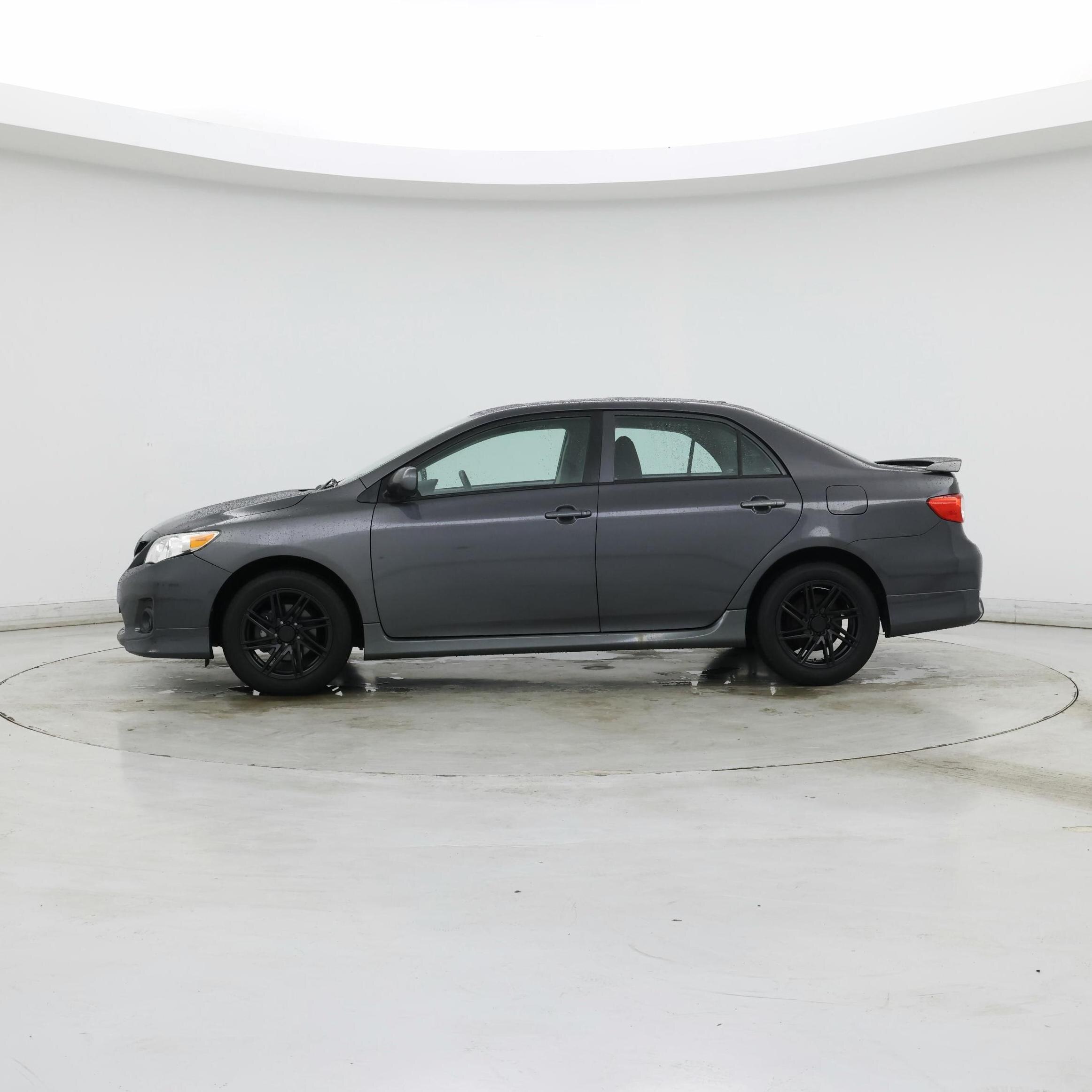Thumbnail: 2013 Toyota Corolla - 3