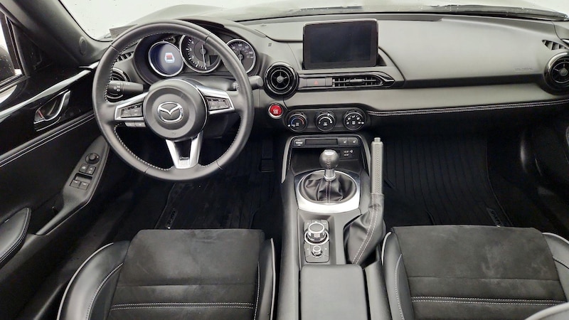 2021 Mazda MX-5 Miata Club 9