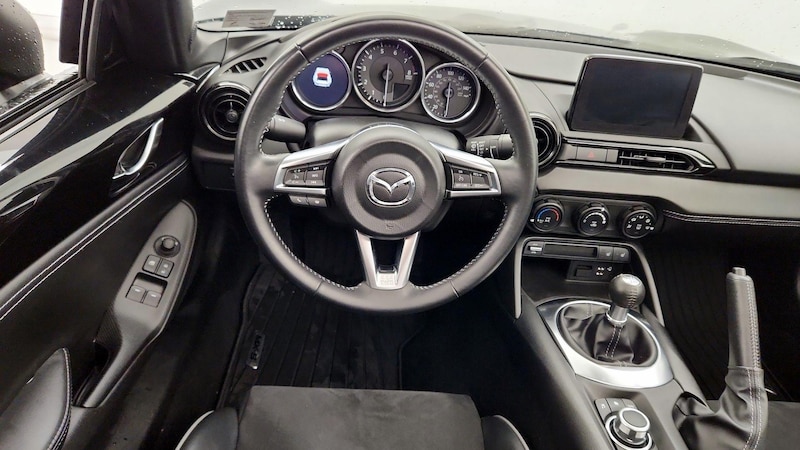 2021 Mazda MX-5 Miata Club 10