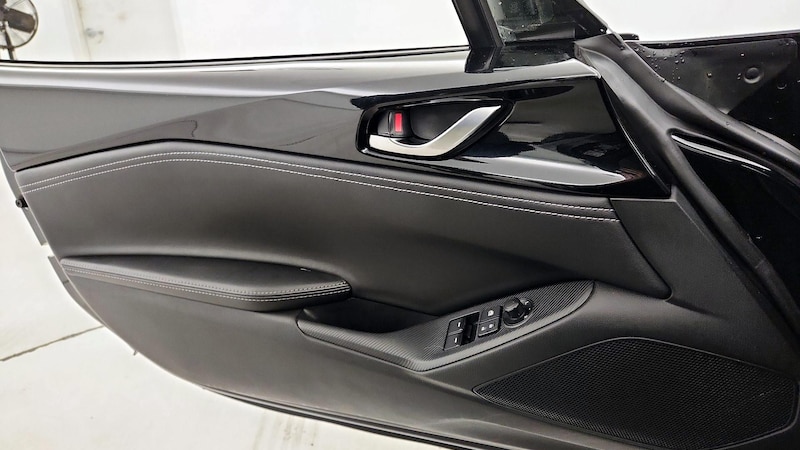 2021 Mazda MX-5 Miata Club 12