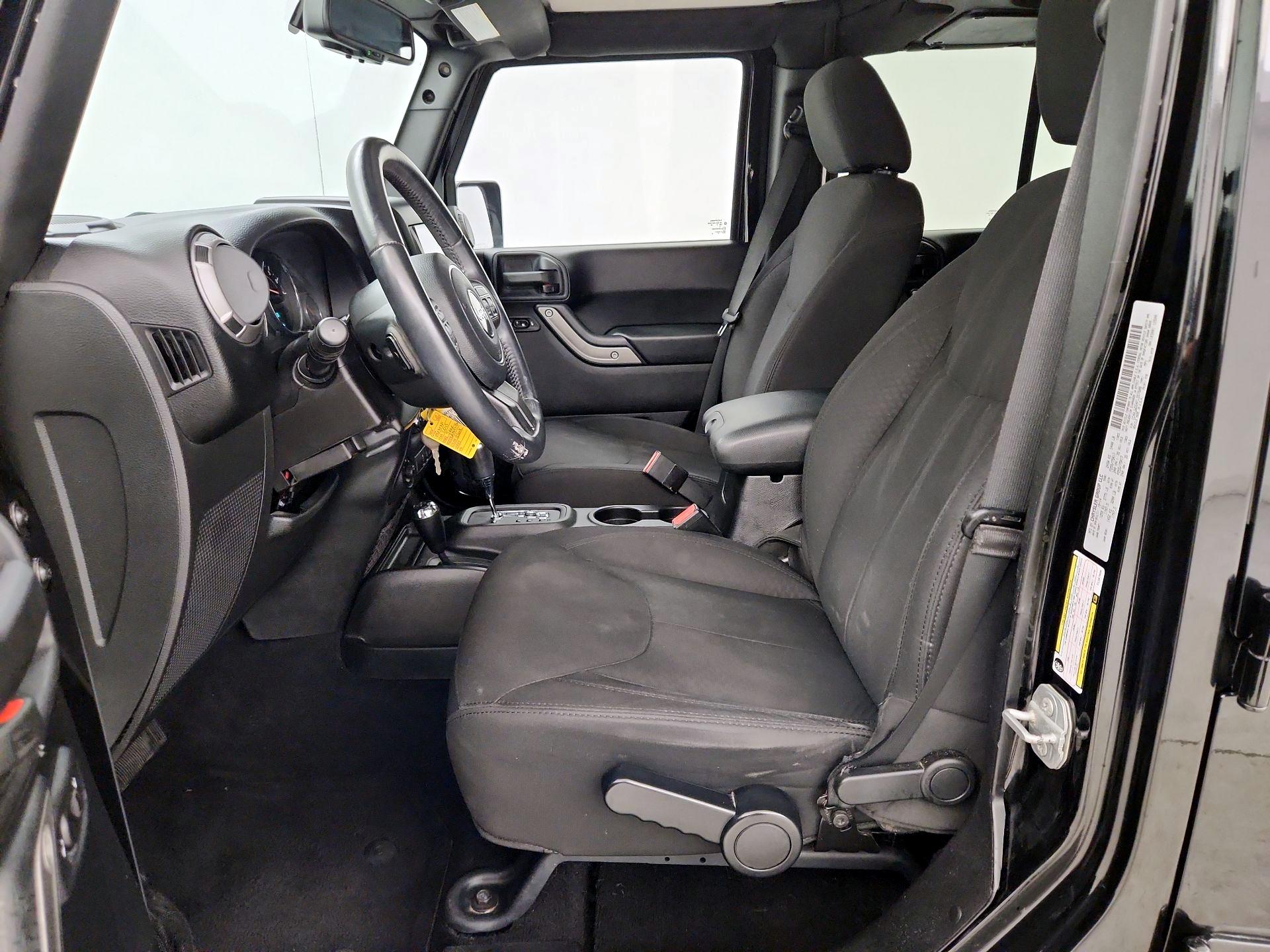 Thumbnail: 2015 Jeep Wrangler - 11