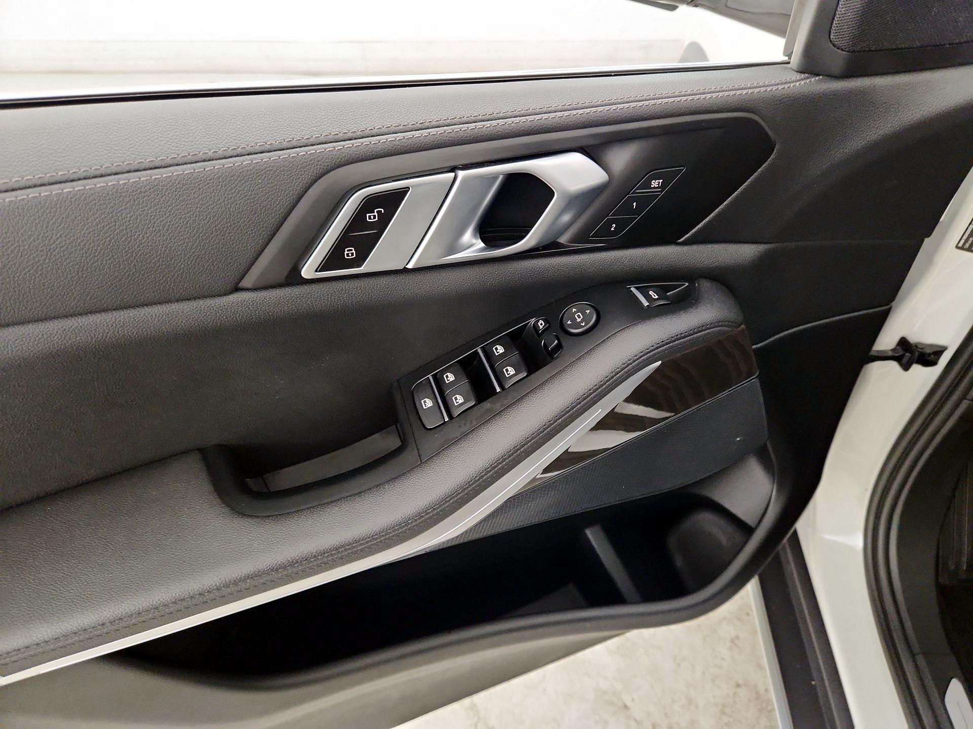 Thumbnail: 2022 BMW X5 - 12