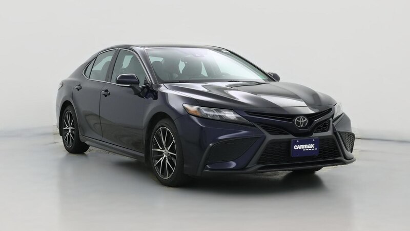 2022 Toyota Camry SE Hero Image