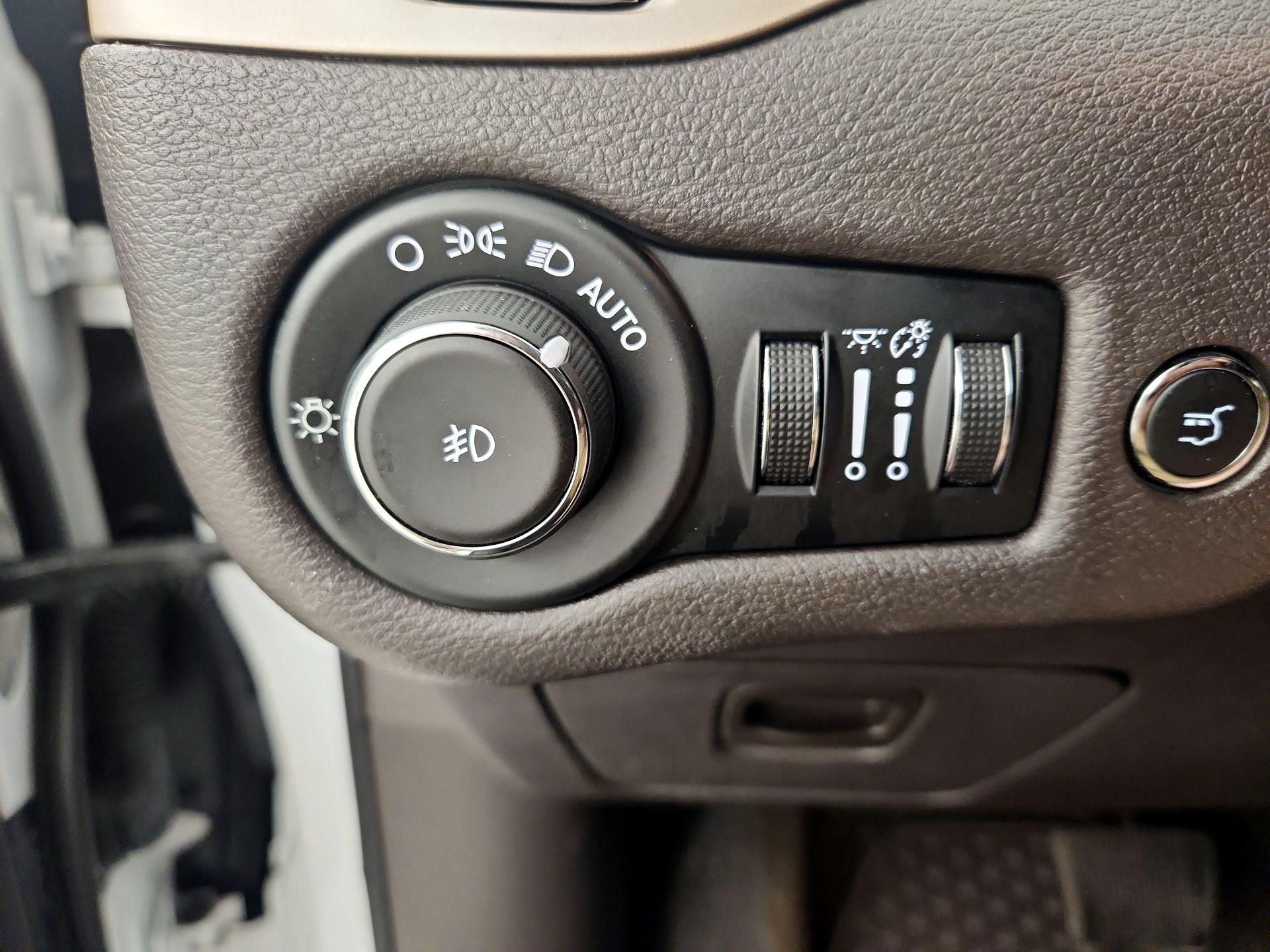 Thumbnail: 2014 Jeep Cherokee - 13