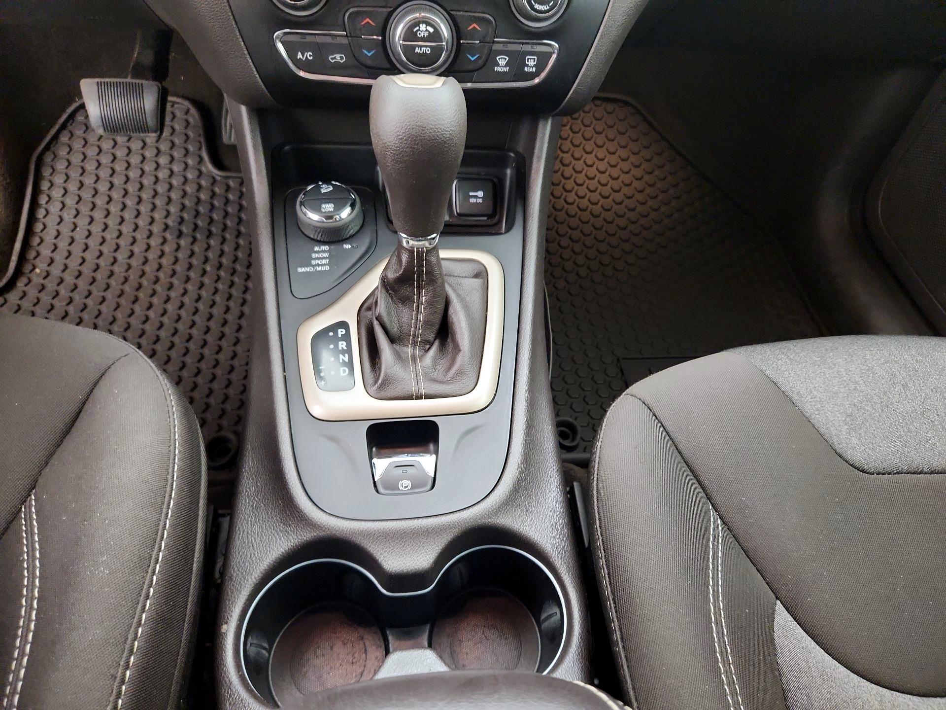 Thumbnail: 2014 Jeep Cherokee - 18