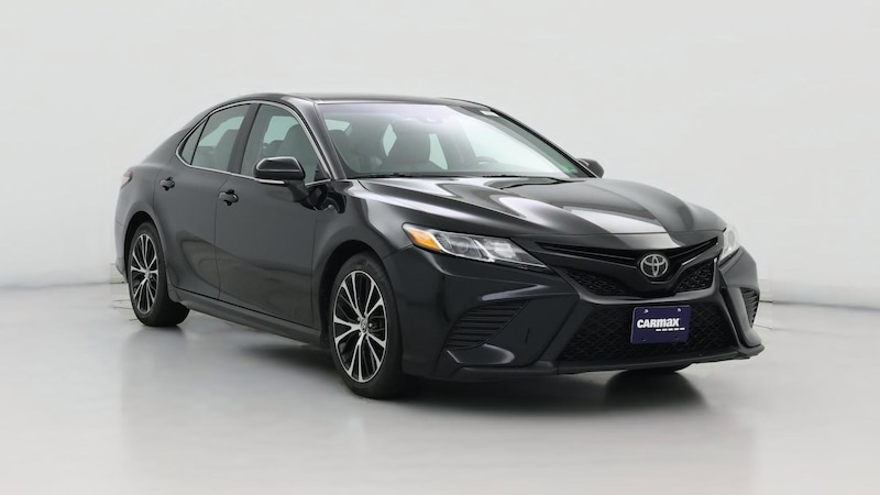2018 Toyota Camry SE Hero Image