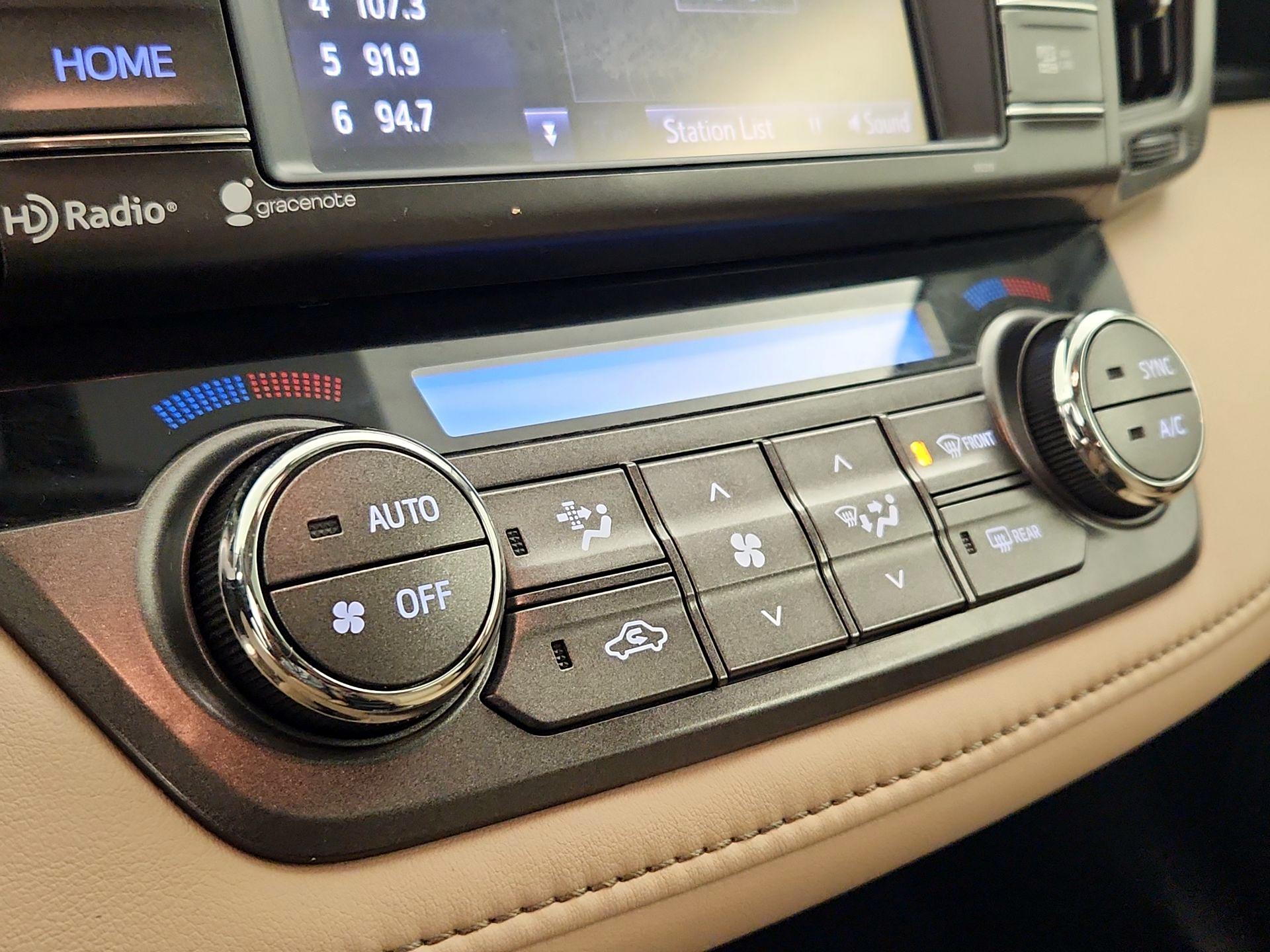 Thumbnail: 2014 Toyota RAV4 - 16
