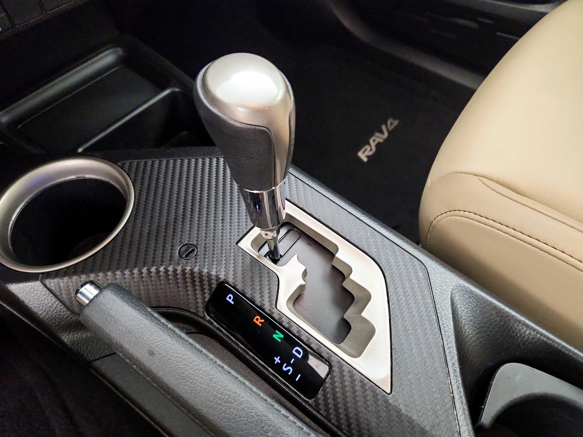 Thumbnail: 2014 Toyota RAV4 - 17