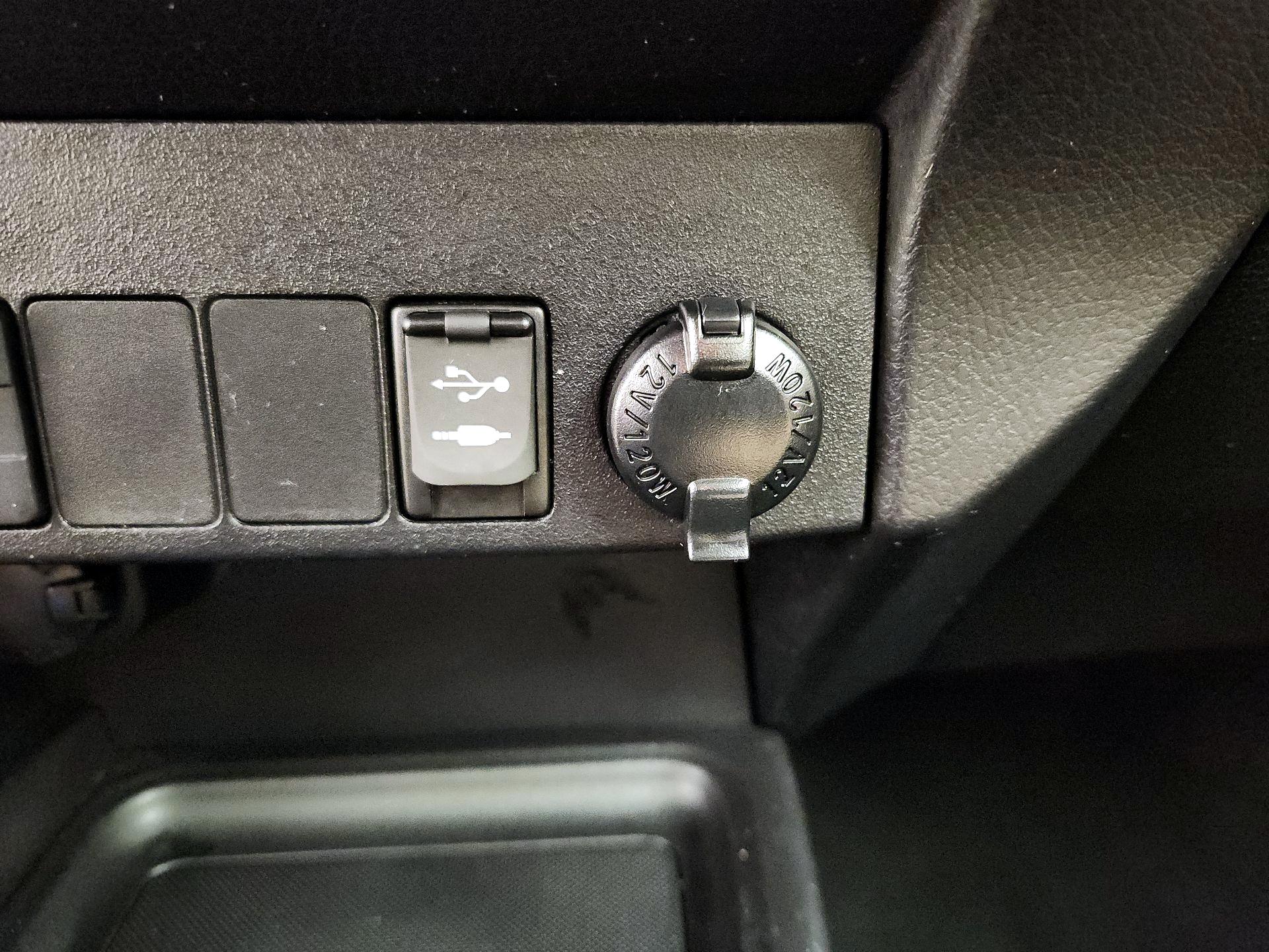 Thumbnail: 2014 Toyota RAV4 - 18