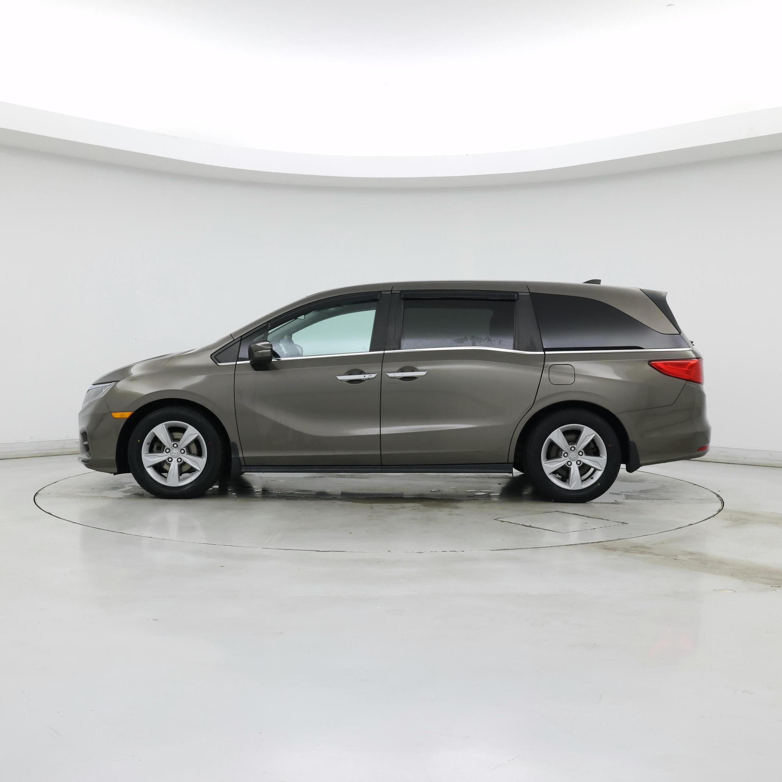 Thumbnail: 2020 Honda Odyssey - 3