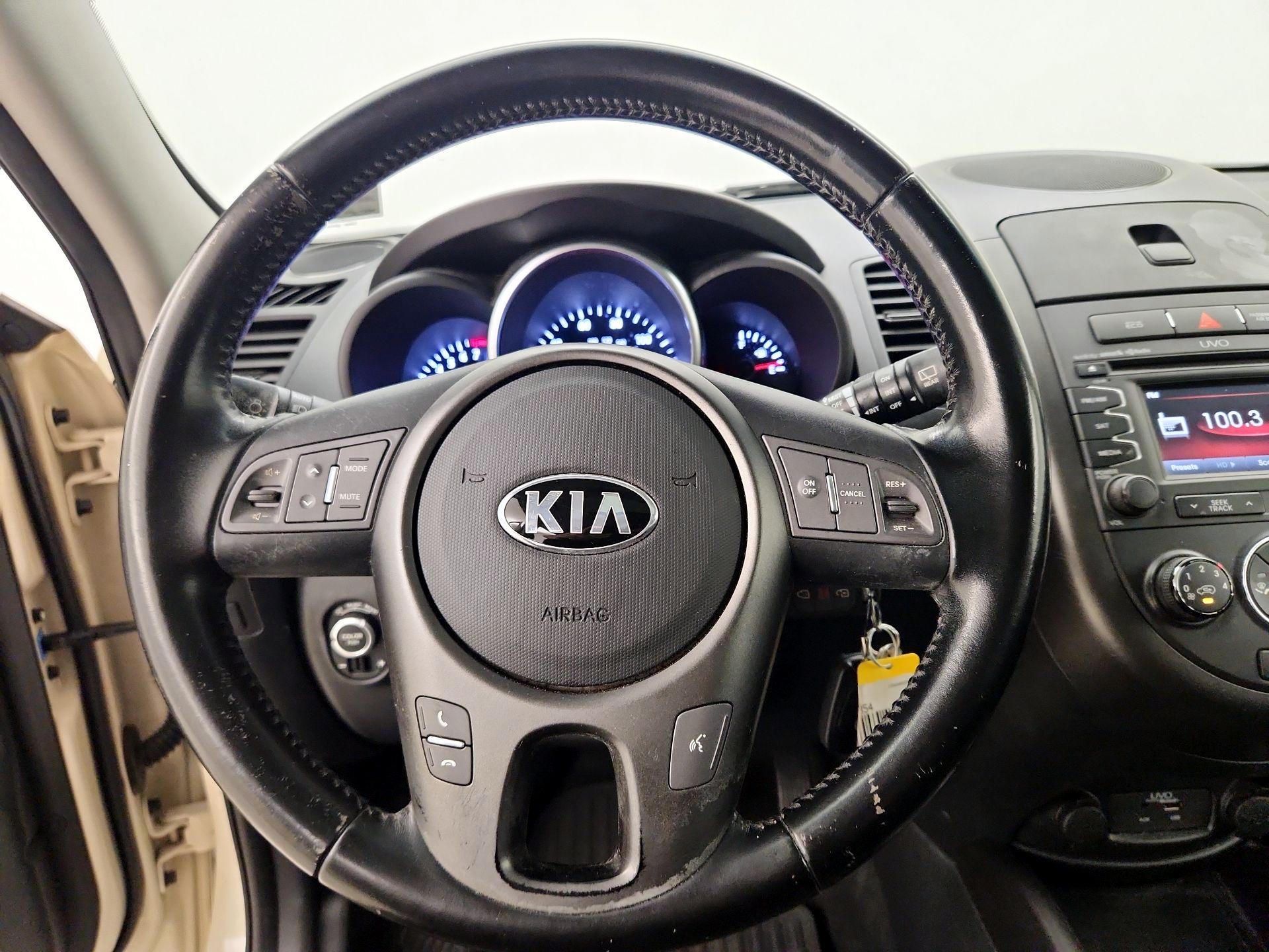 Thumbnail: 2013 Kia Soul - 10