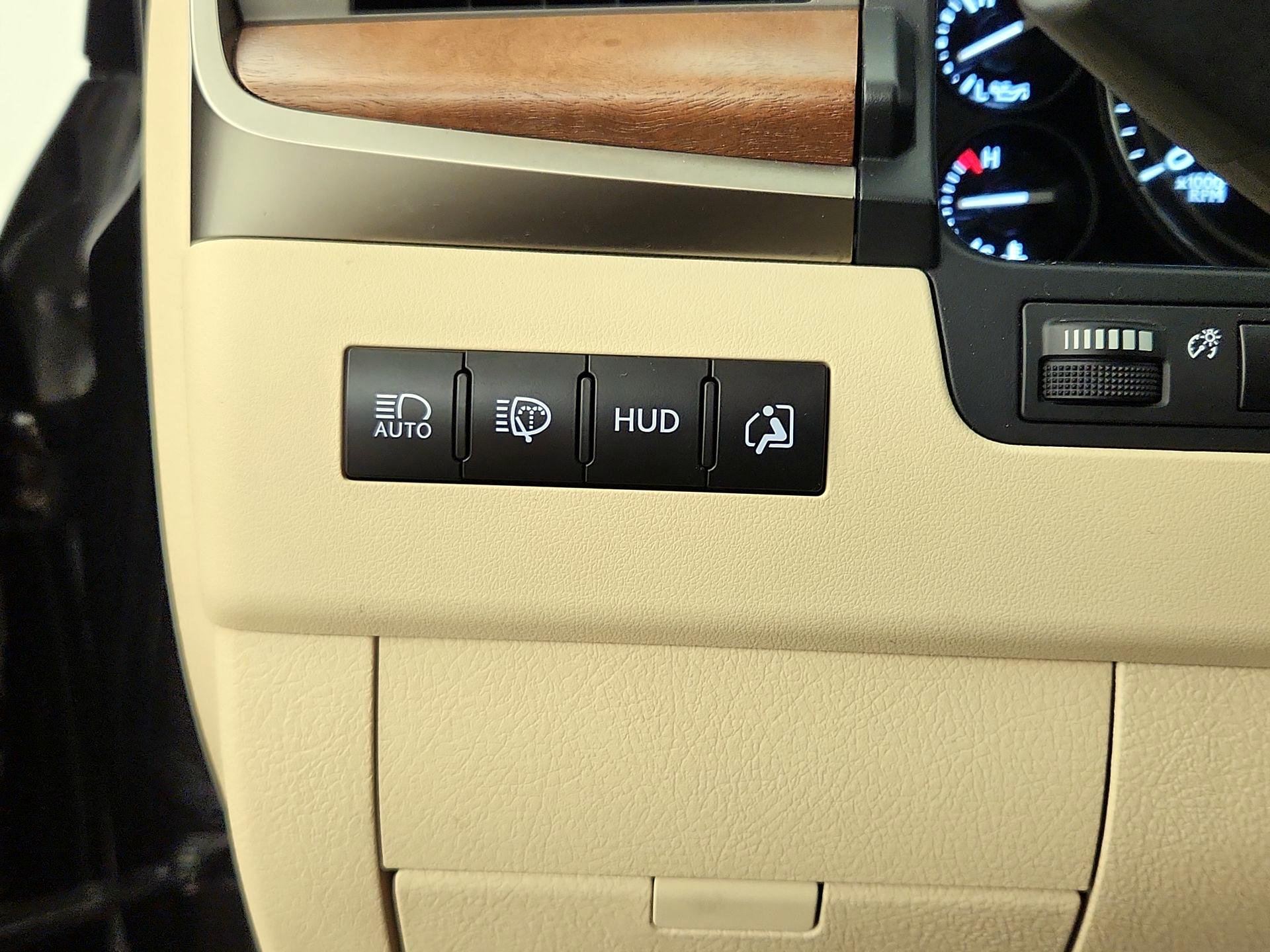 Thumbnail: 2019 Lexus LX - 13