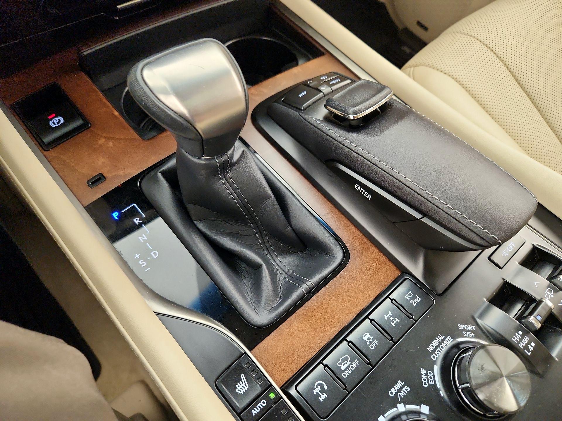 Thumbnail: 2019 Lexus LX - 18