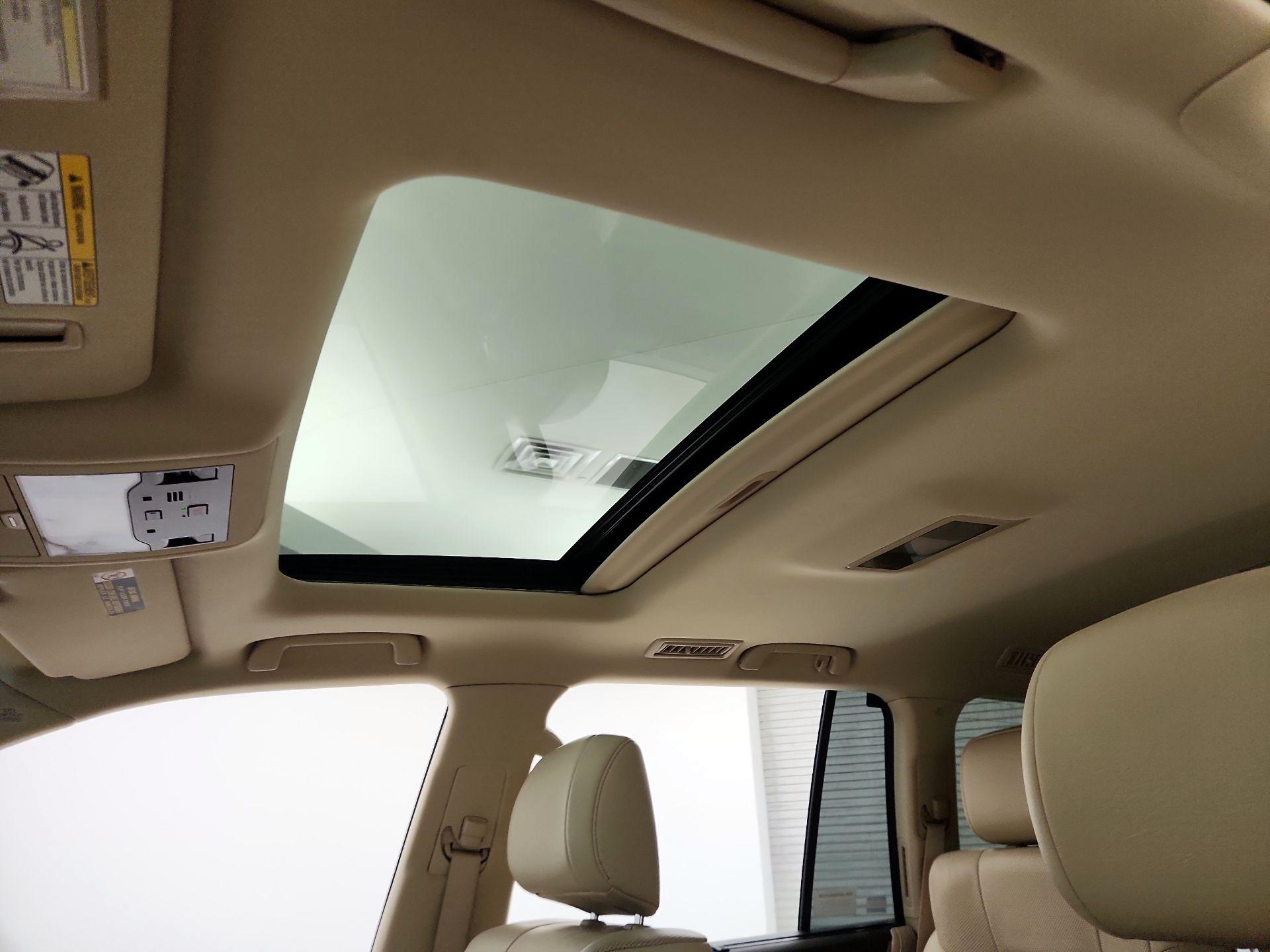 Thumbnail: 2019 Lexus LX - 20