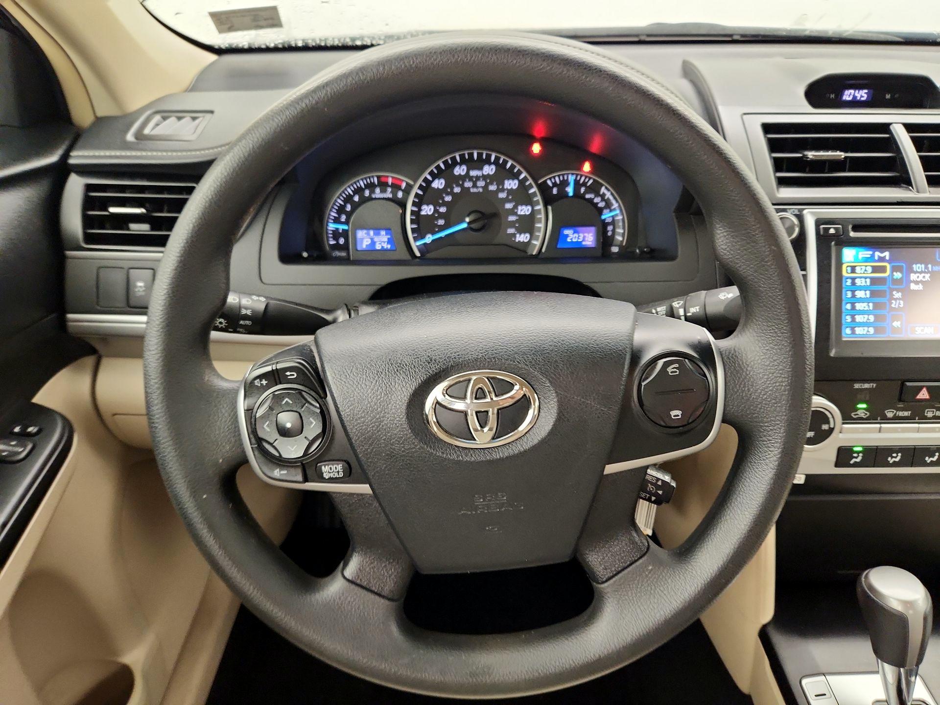 Thumbnail: 2013 Toyota Camry - 10