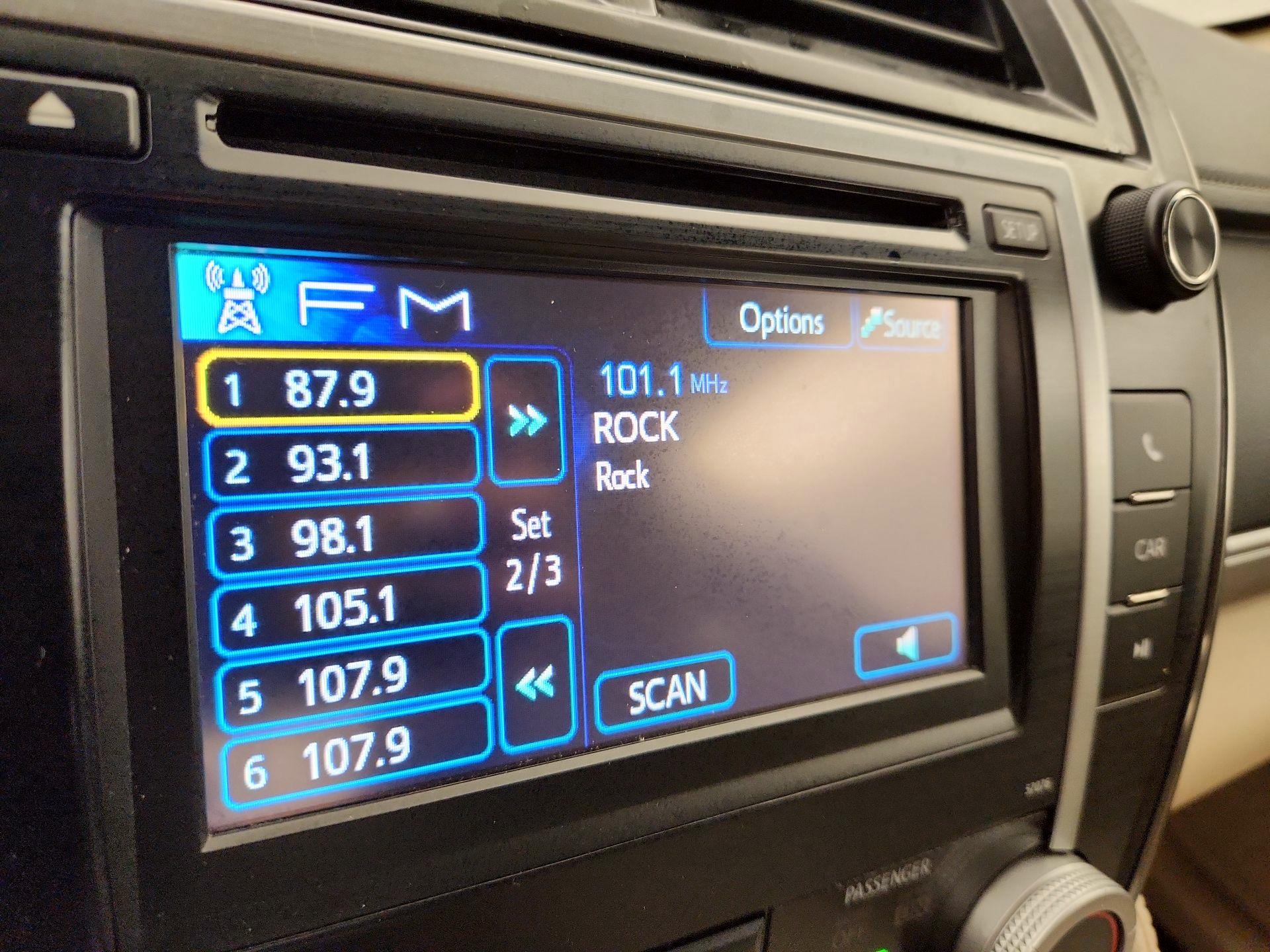 Thumbnail: 2013 Toyota Camry - 14