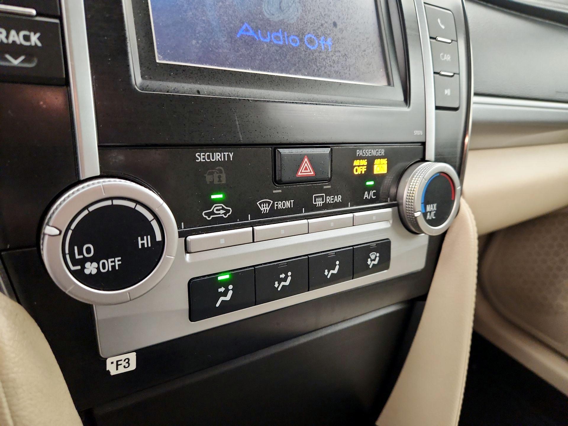 Thumbnail: 2013 Toyota Camry - 15