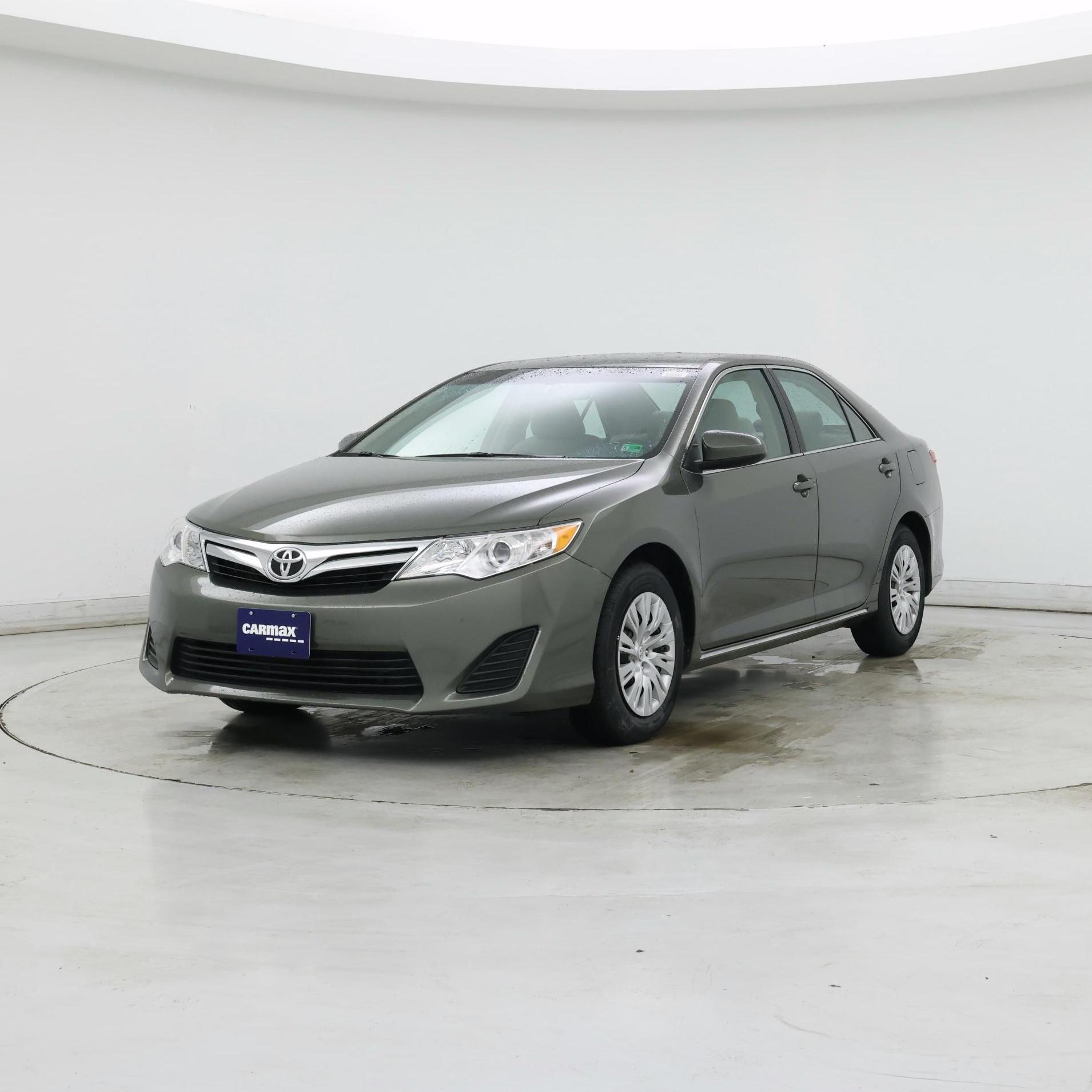 Thumbnail: 2013 Toyota Camry - 4