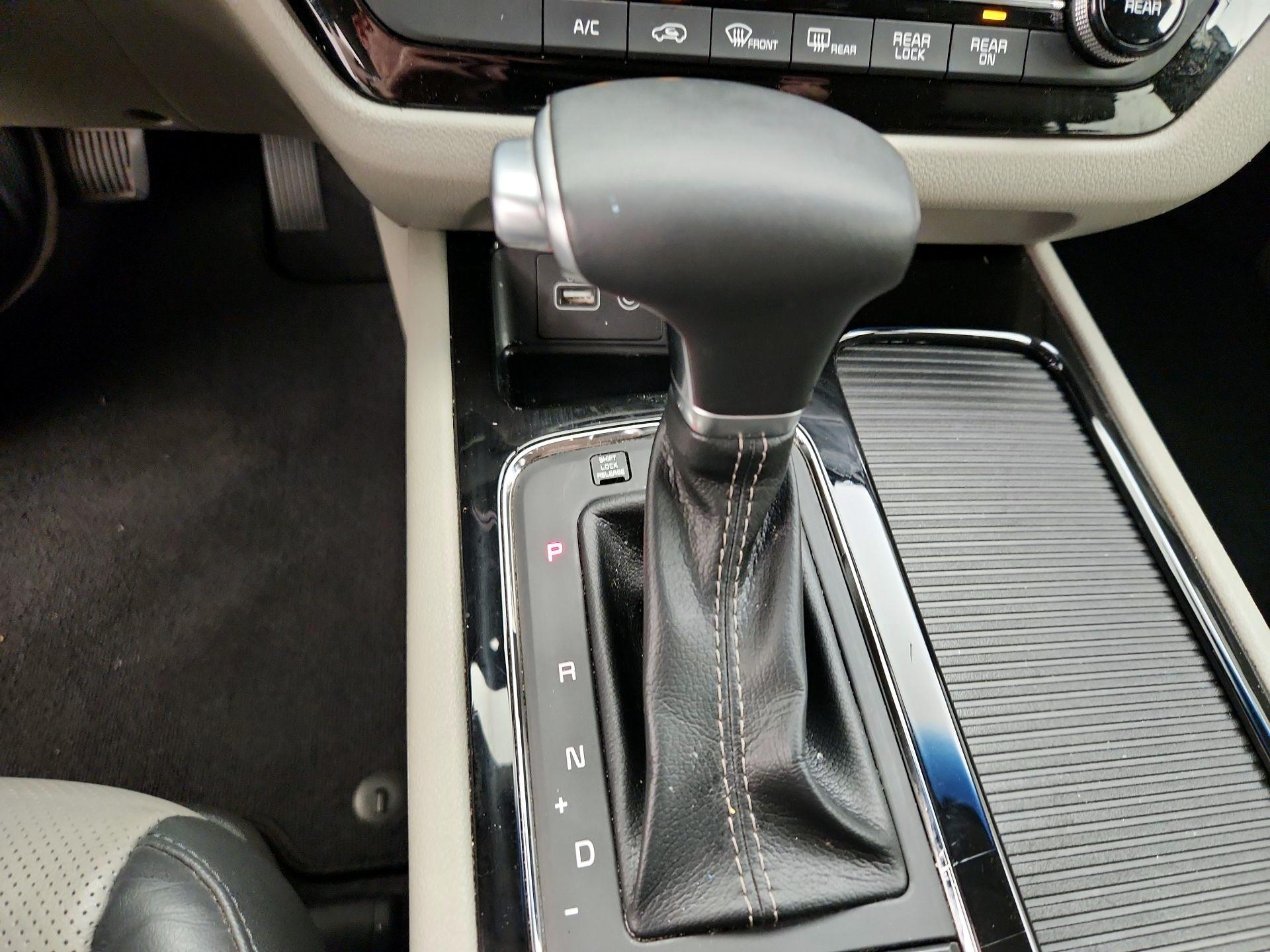 Thumbnail: 2017 Kia Sedona - 18