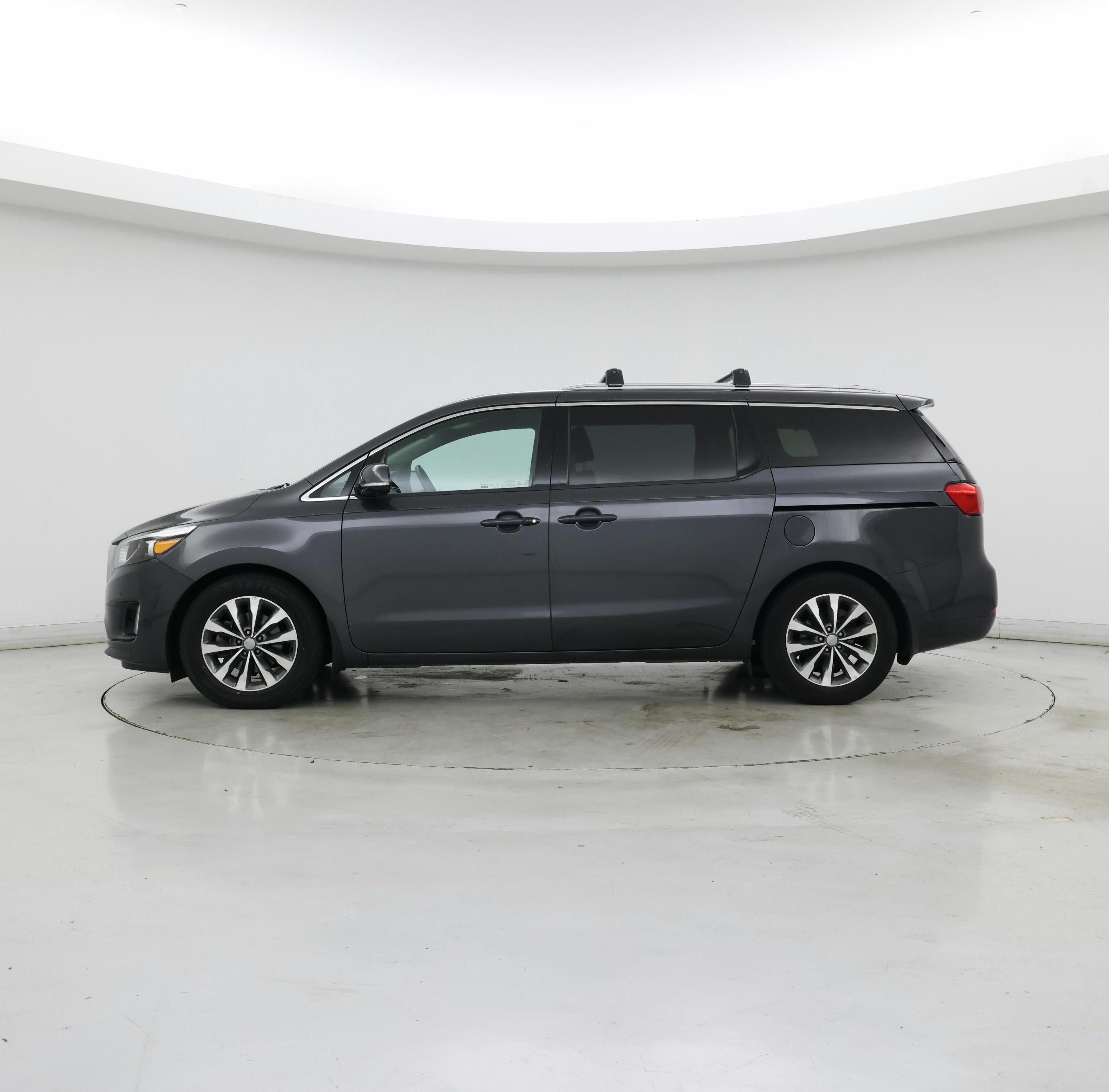 Thumbnail: 2017 Kia Sedona - 3