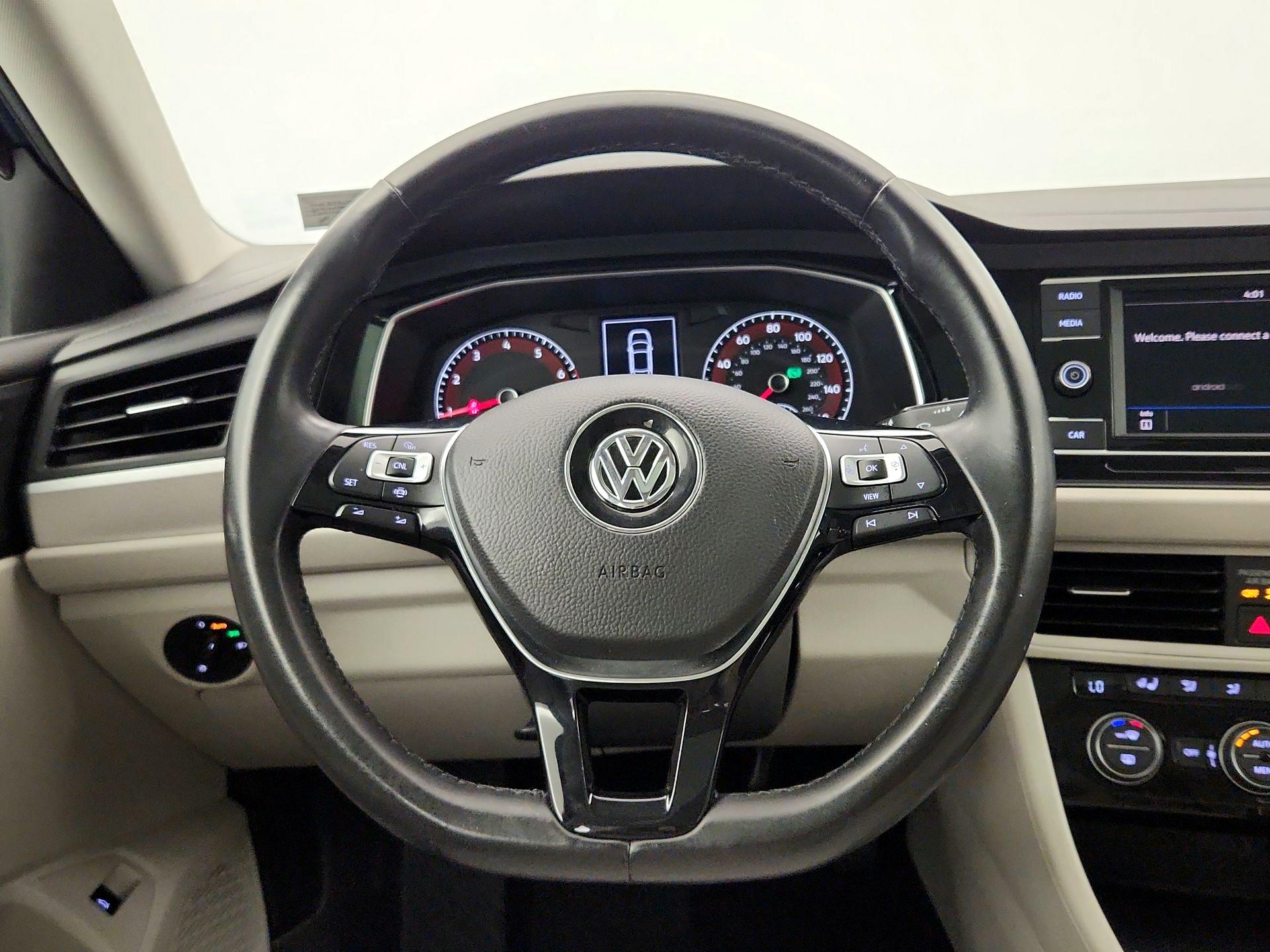 Thumbnail: 2019 Volkswagen Jetta - 10