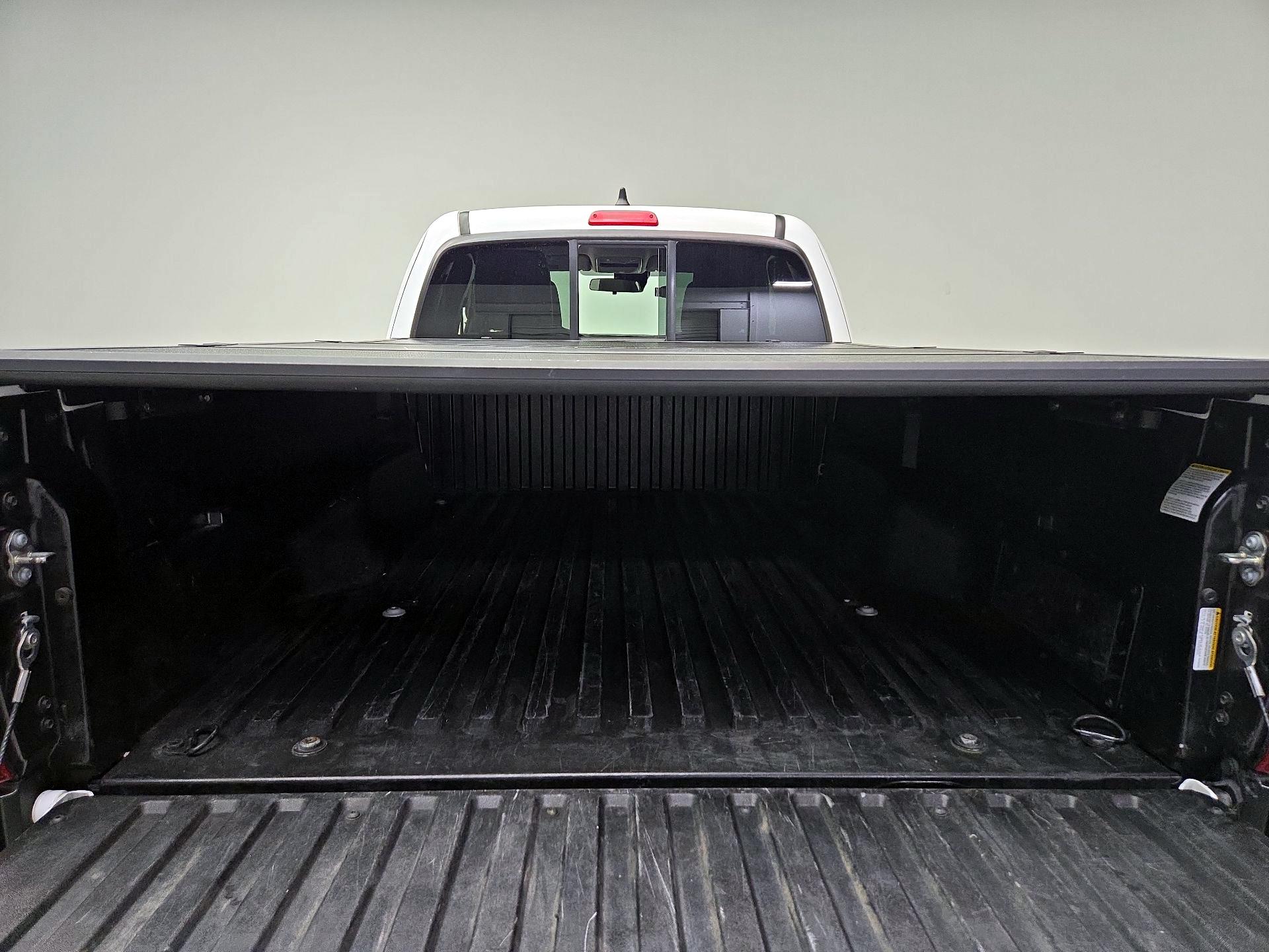 Thumbnail: 2020 Toyota Tacoma - 20