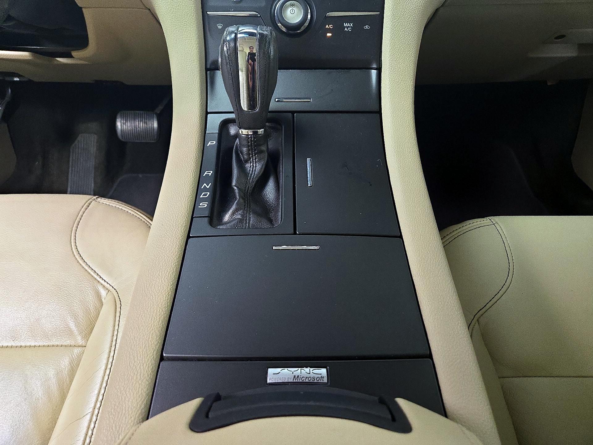 Thumbnail: 2015 Ford Taurus - 17