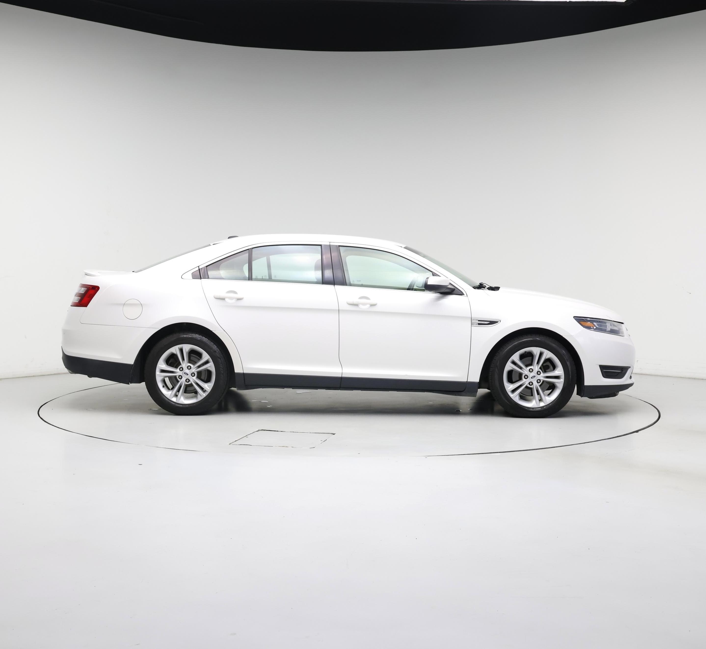 Thumbnail: 2015 Ford Taurus - 7