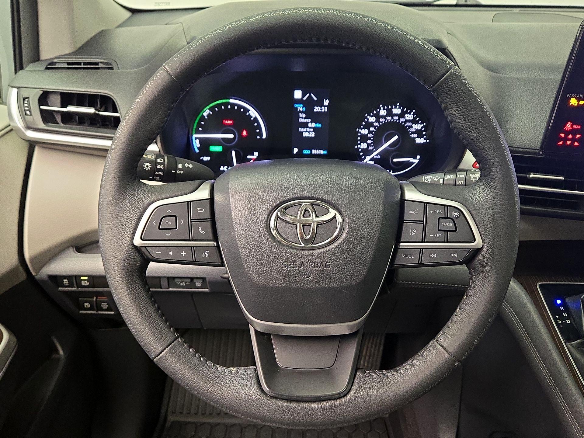Thumbnail: 2022 Toyota Sienna - 10