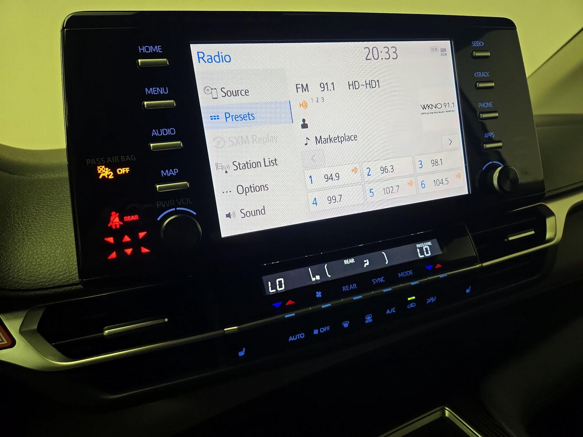 Thumbnail: 2022 Toyota Sienna - 15