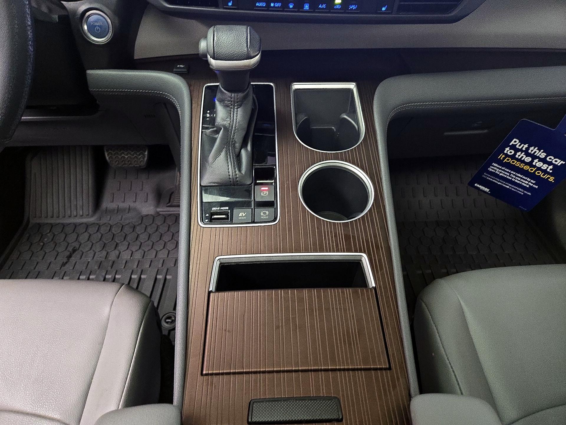 Thumbnail: 2022 Toyota Sienna - 17