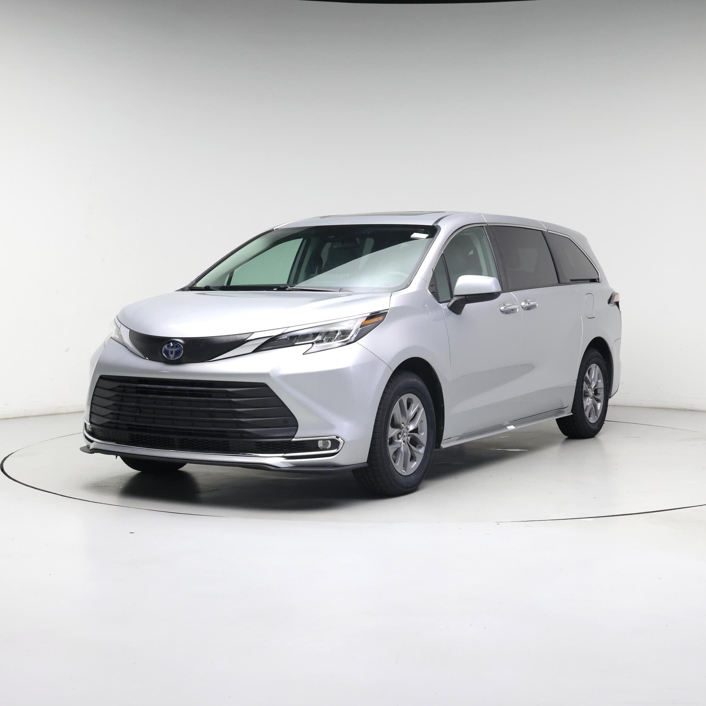 Thumbnail: 2022 Toyota Sienna - 4