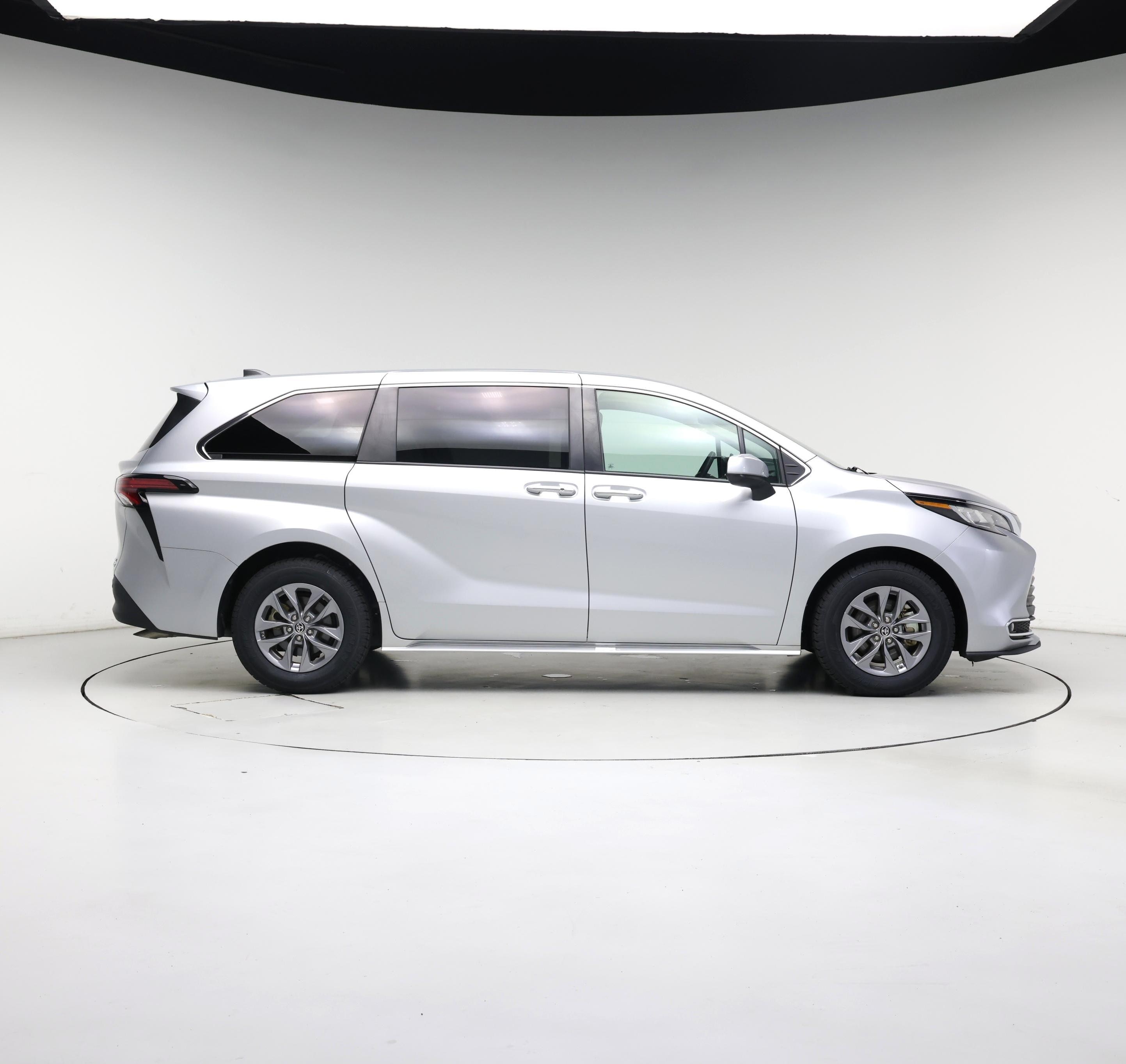 Thumbnail: 2022 Toyota Sienna - 7