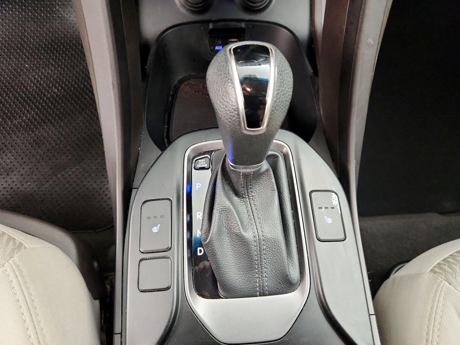 Thumbnail: 2016 Hyundai Santa Fe - 17