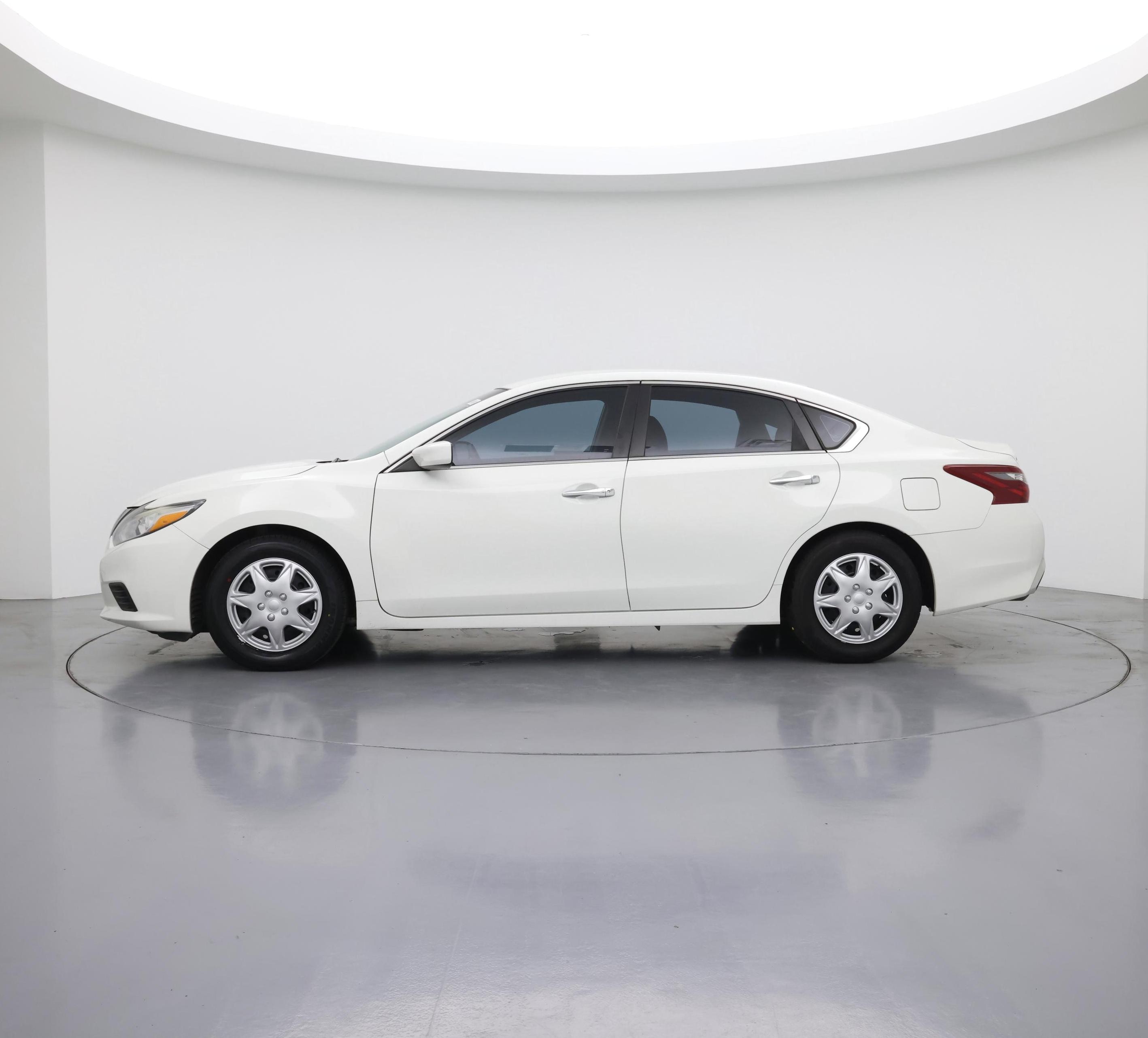 Thumbnail: 2018 Nissan Altima - 3