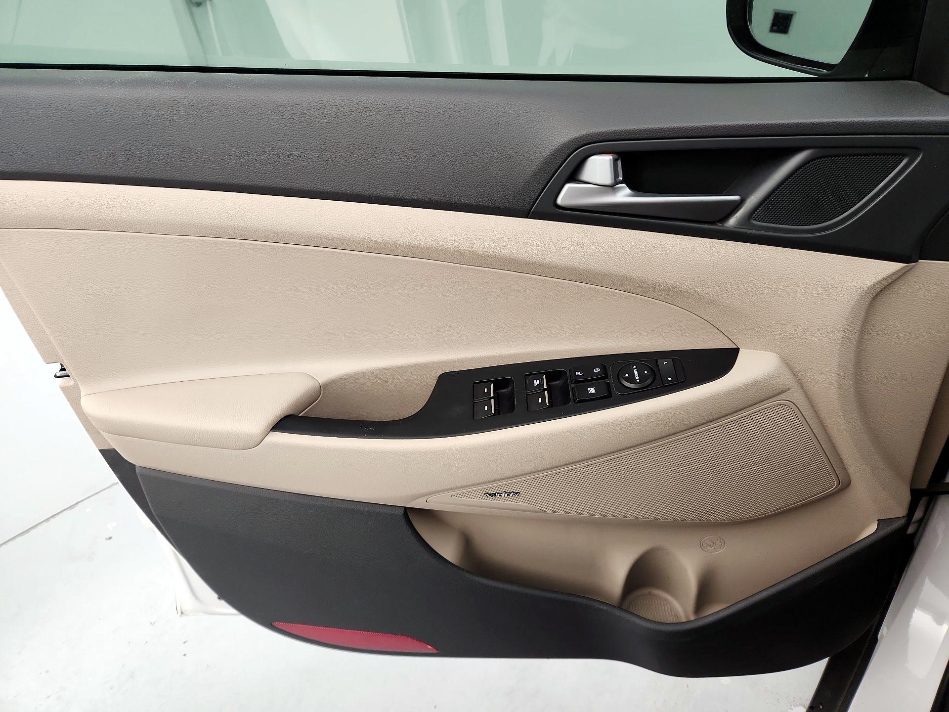 Thumbnail: 2017 Hyundai Tucson - 12