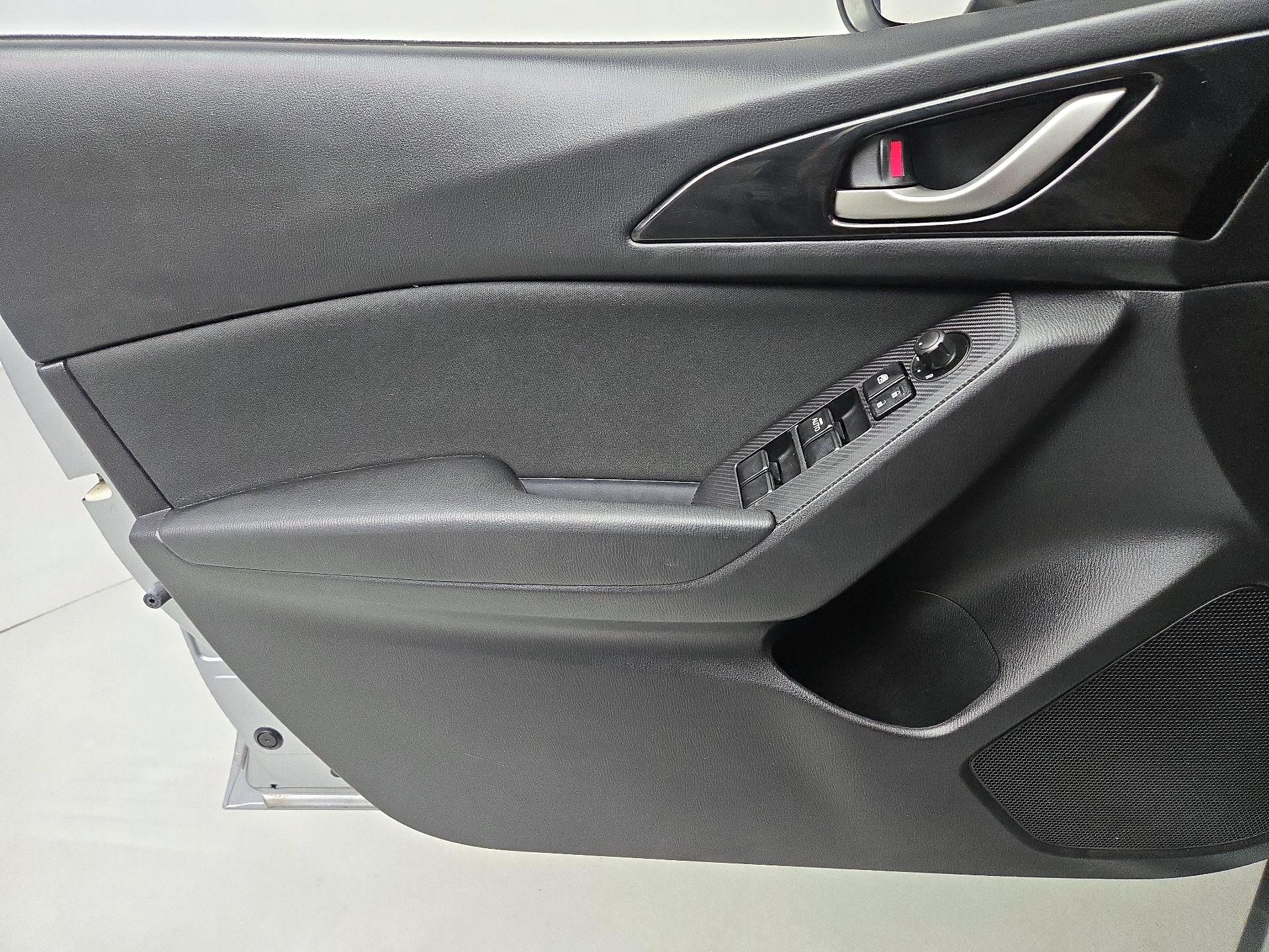 Thumbnail: 2016 Mazda Mazda3 - 12