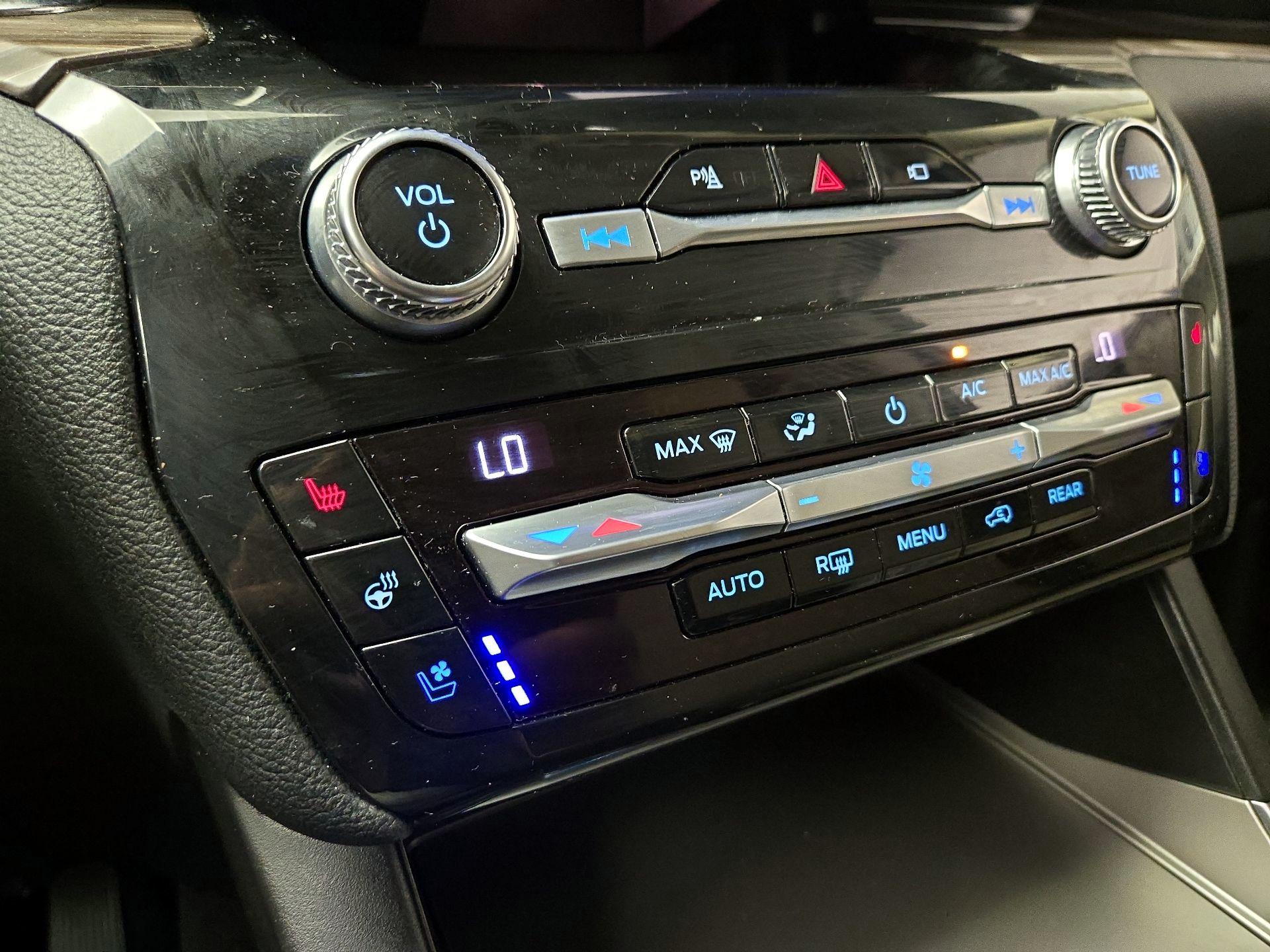 Thumbnail: 2021 Ford Explorer - 17