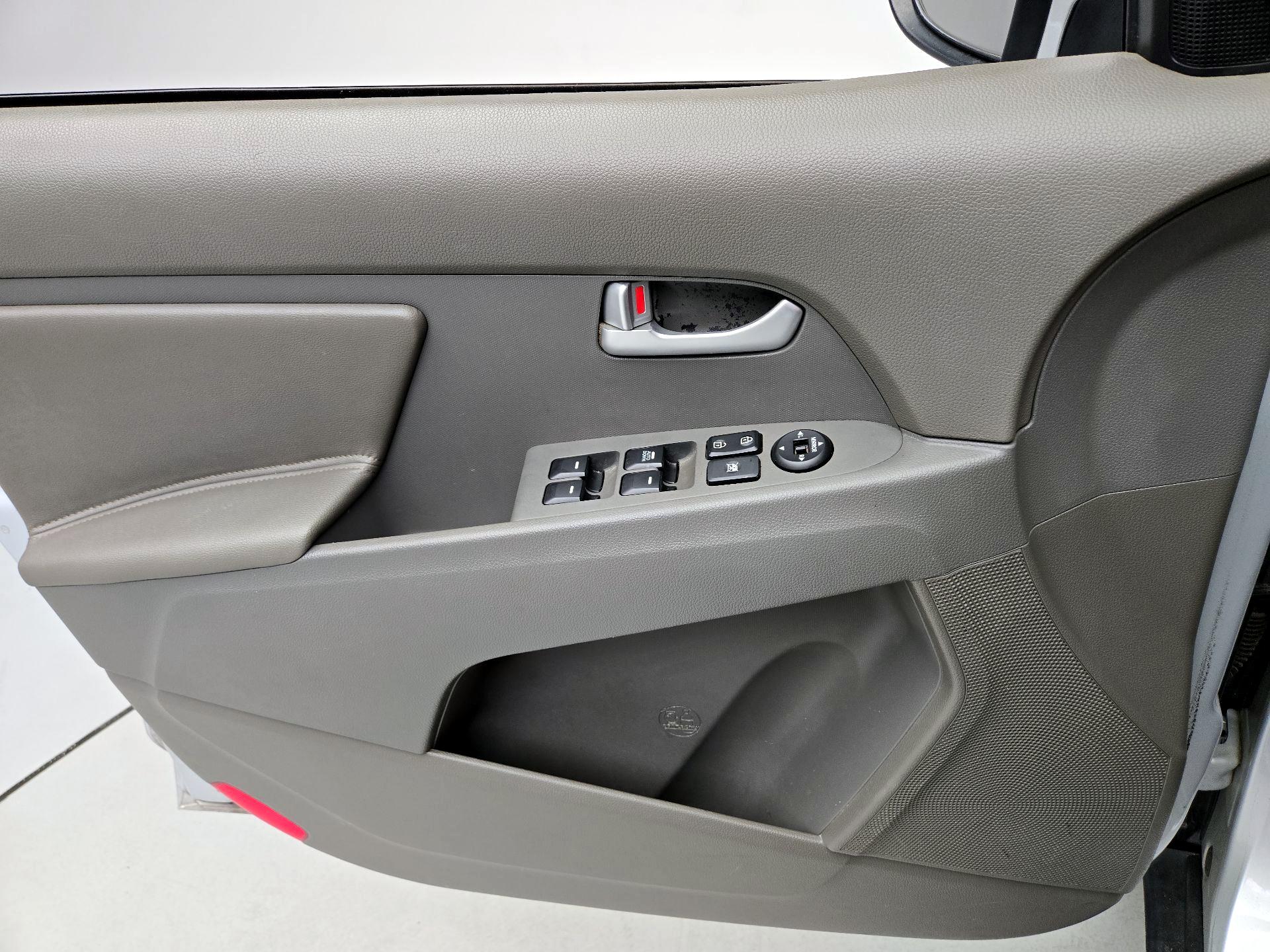 Thumbnail: 2015 Kia Sportage - 12