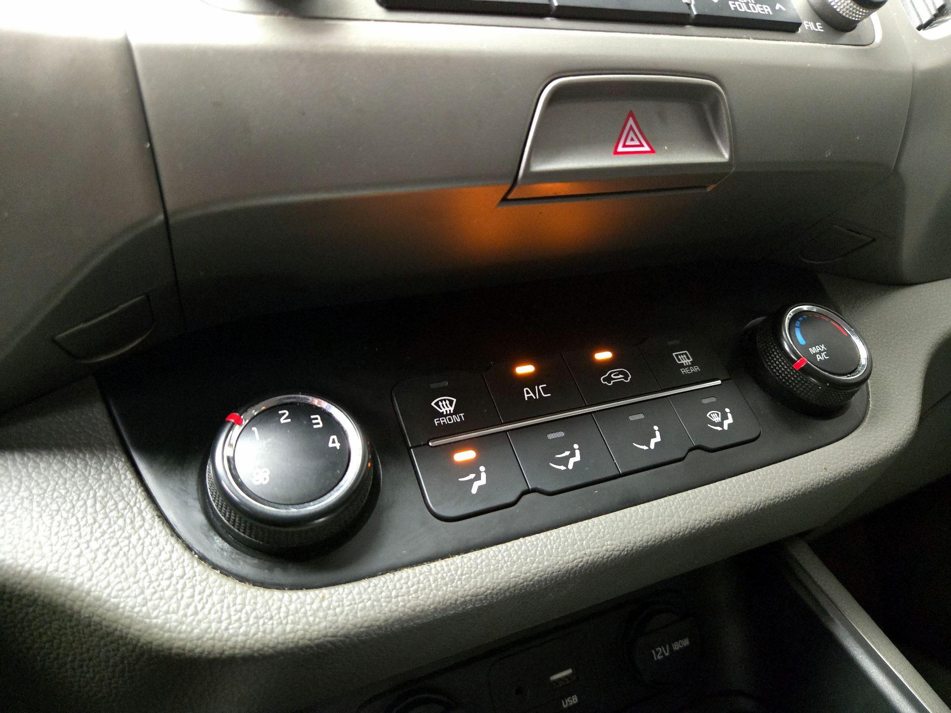 Thumbnail: 2015 Kia Sportage - 15
