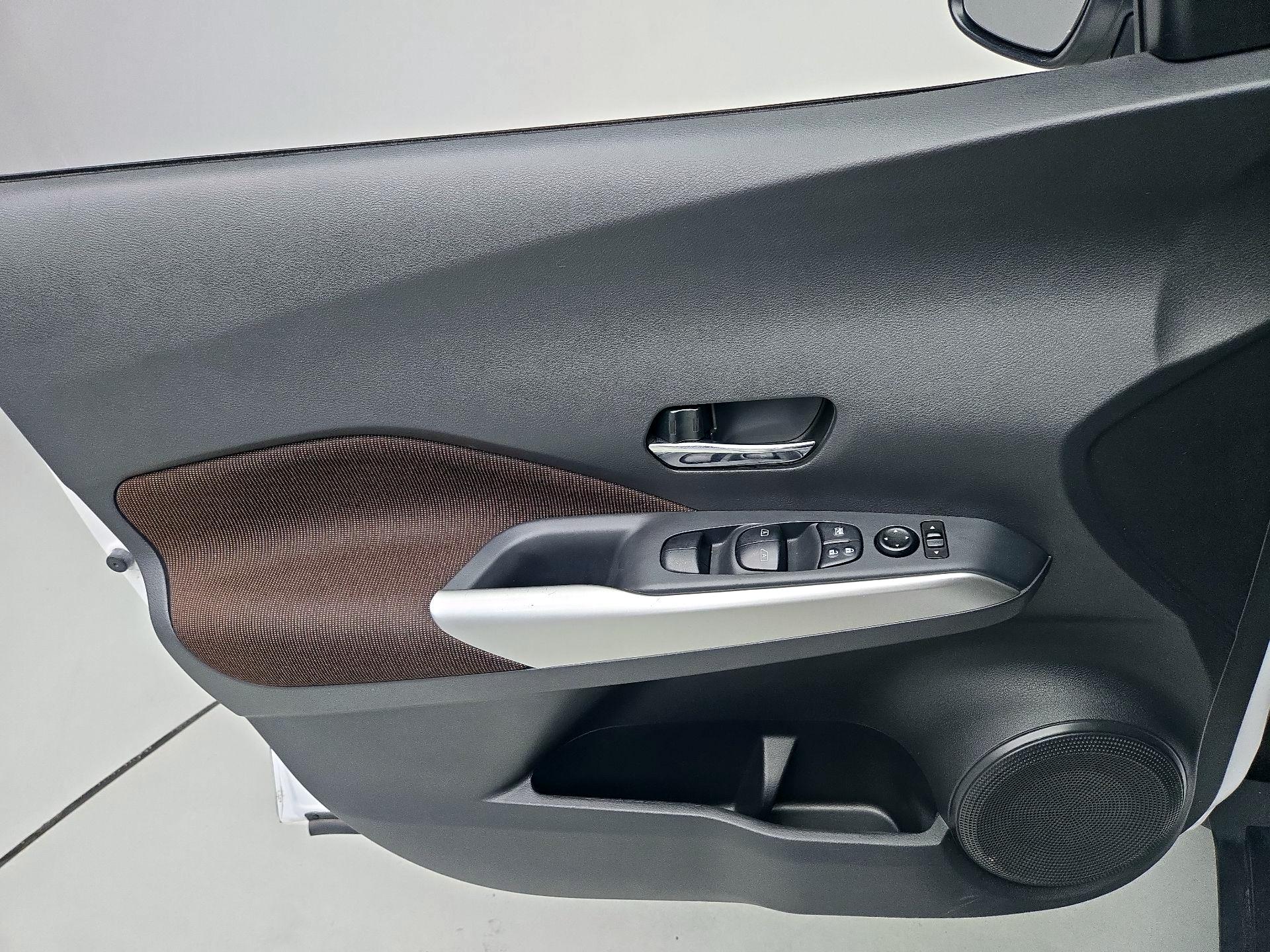 Thumbnail: 2020 Nissan Kicks - 12