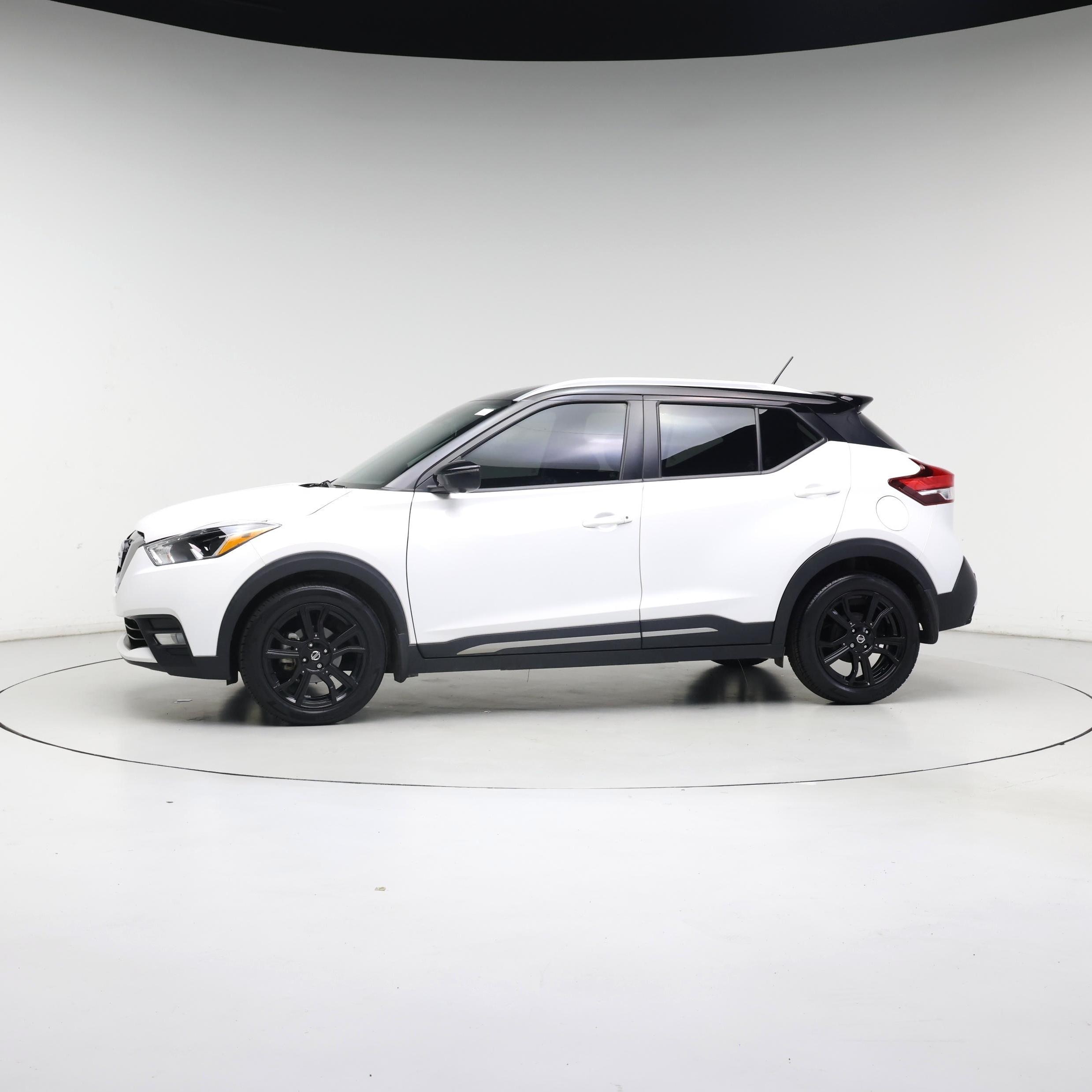 Thumbnail: 2020 Nissan Kicks - 3