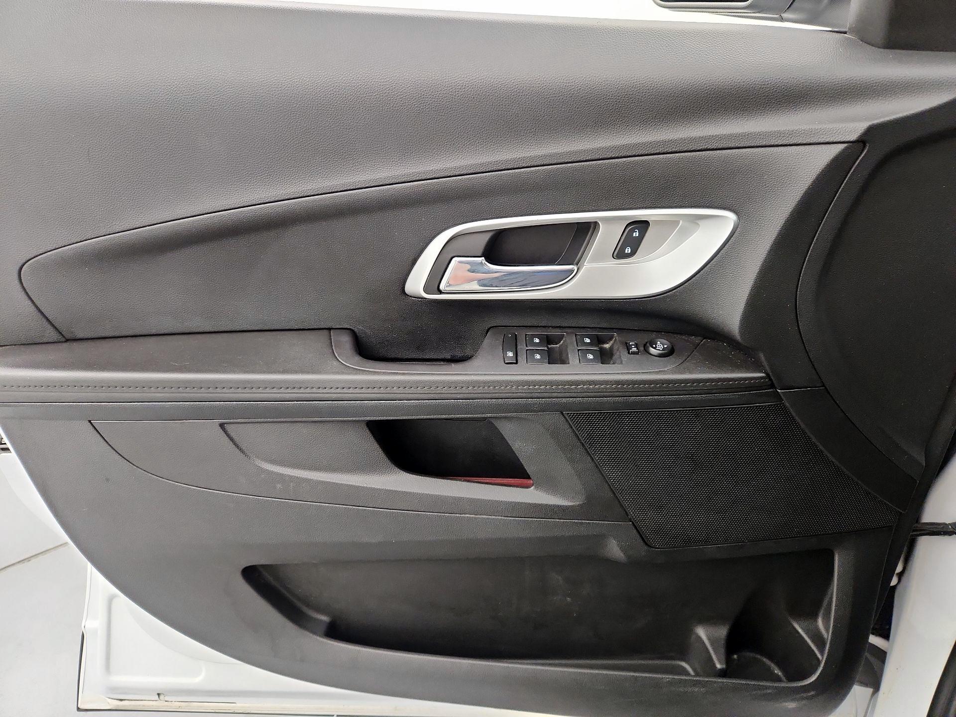 Thumbnail: 2017 Chevrolet Equinox - 12