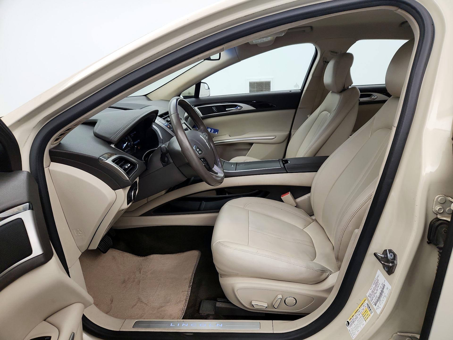 Thumbnail: 2016 Lincoln MKZ - 11