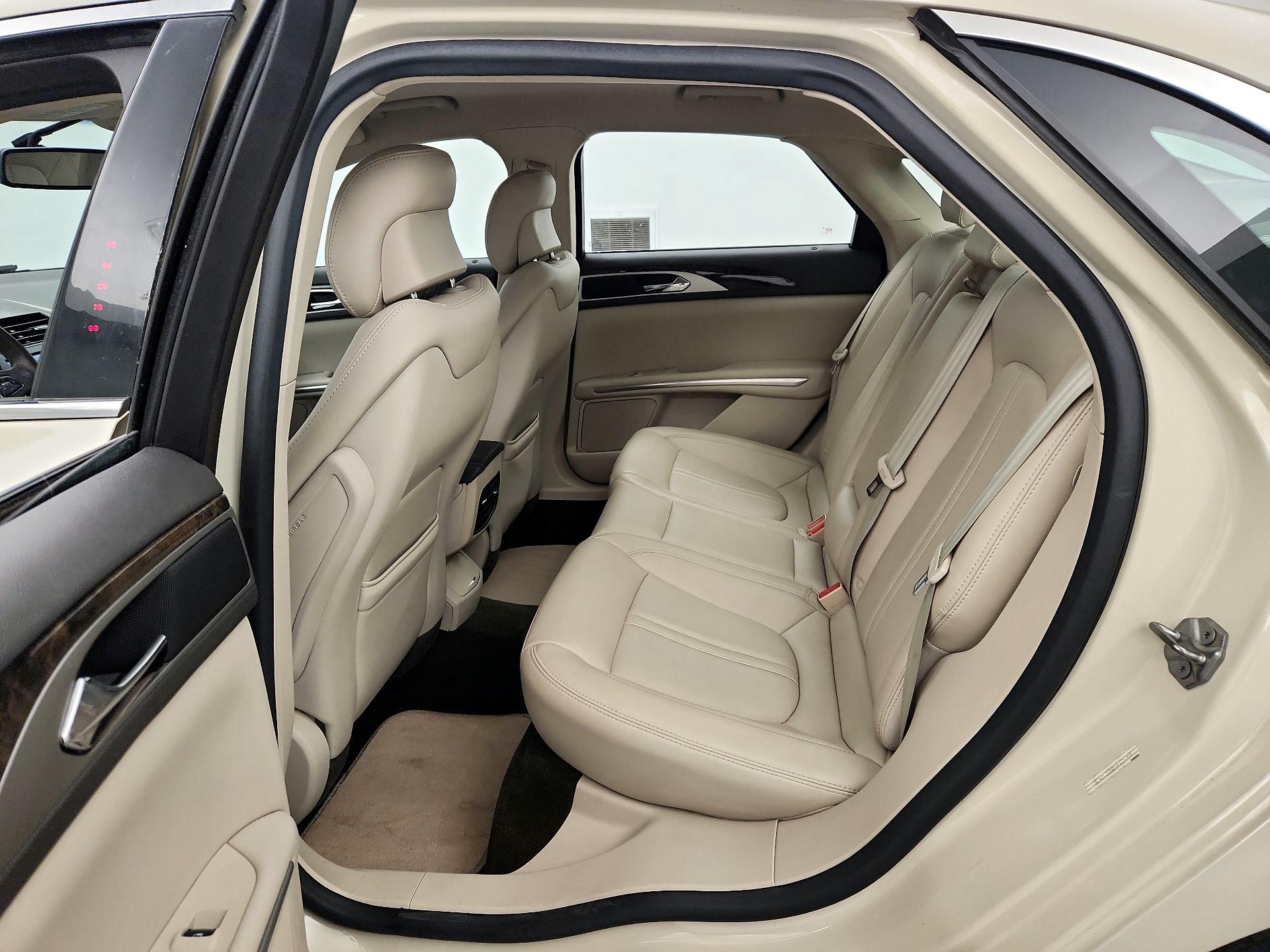 Thumbnail: 2016 Lincoln MKZ - 19