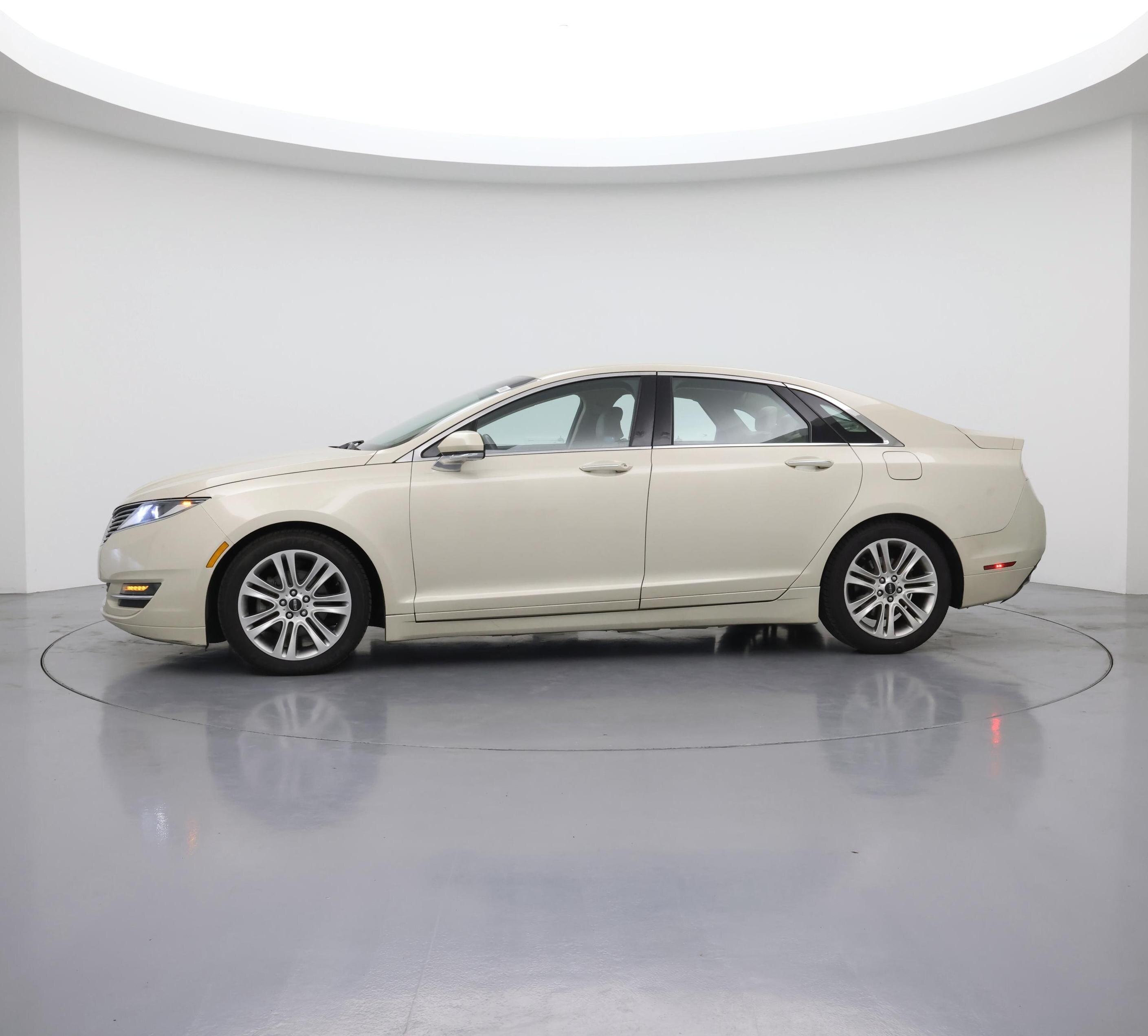 Thumbnail: 2016 Lincoln MKZ - 3